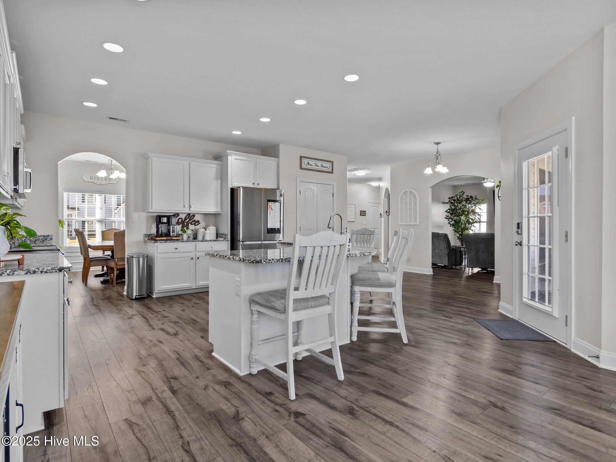 100539073 | Photo 11