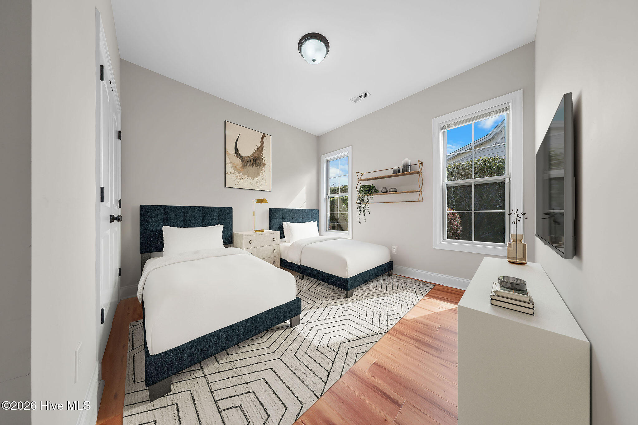 100565690 | Photo 30