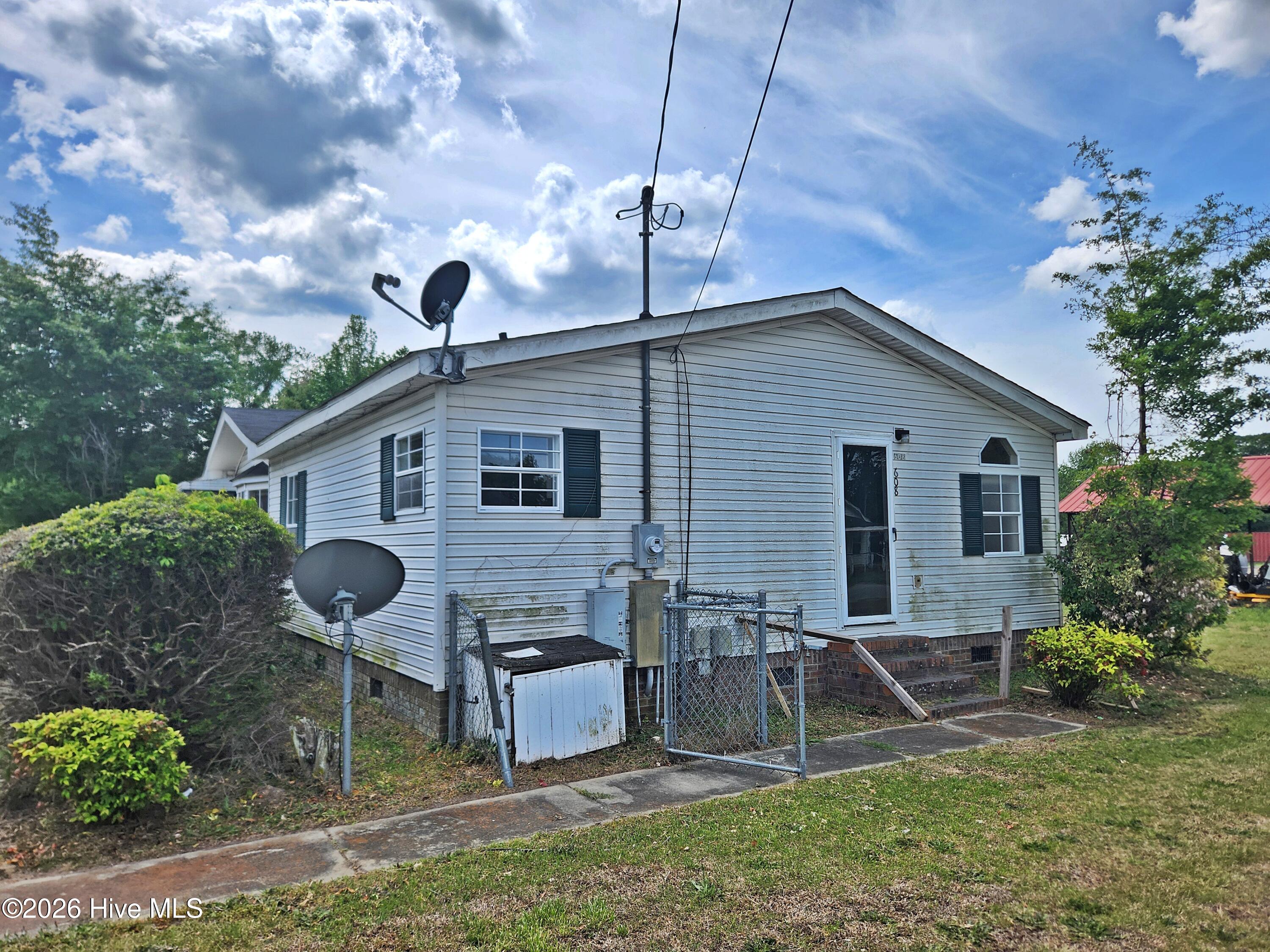 100566960 | Photo 26