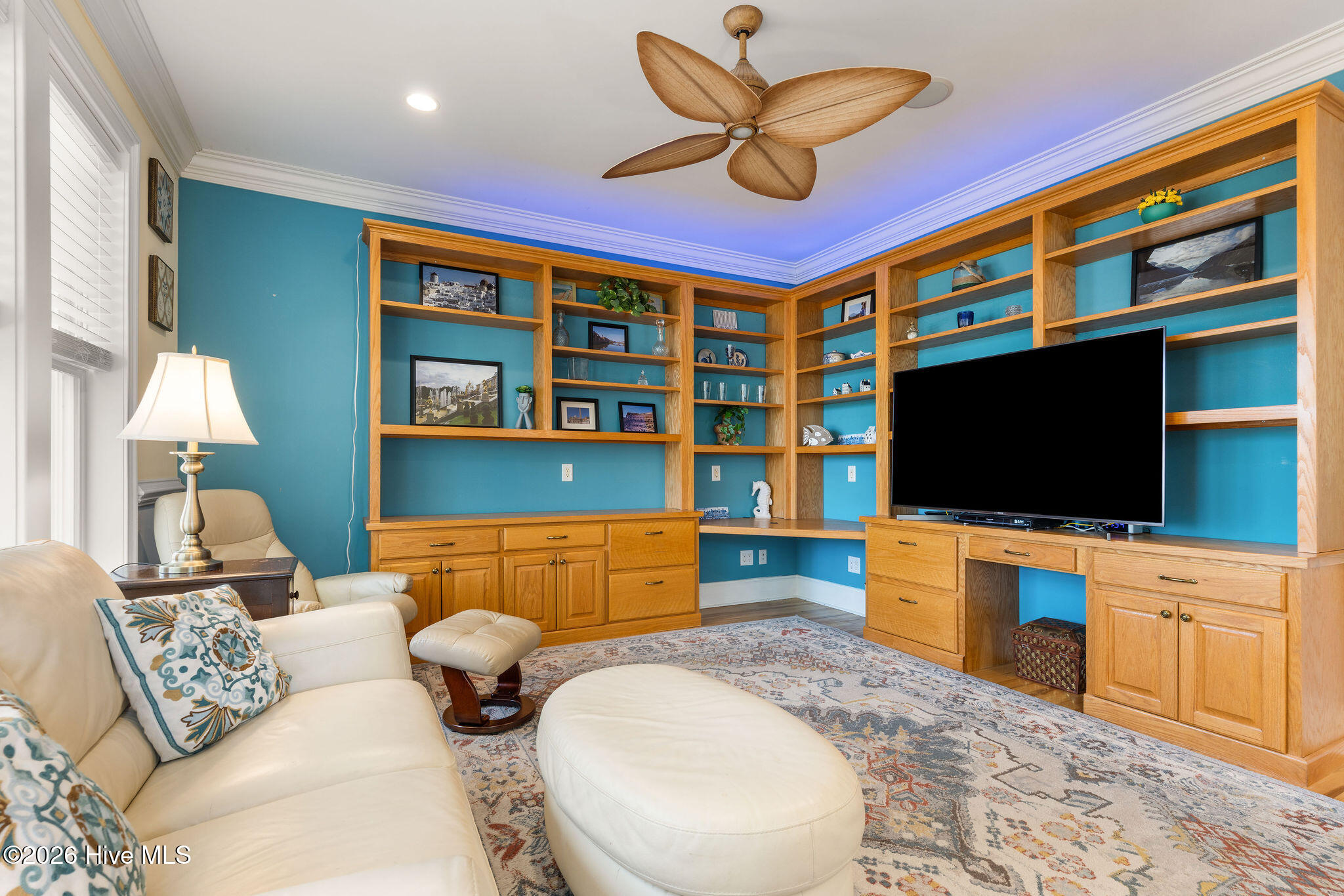 100557018 | Photo 31