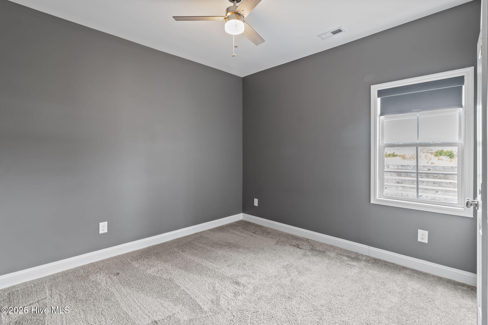 100560163 | Photo 29