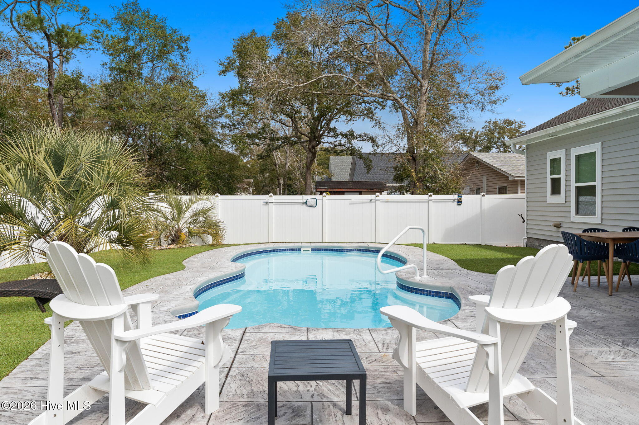 100568020 | Photo 27