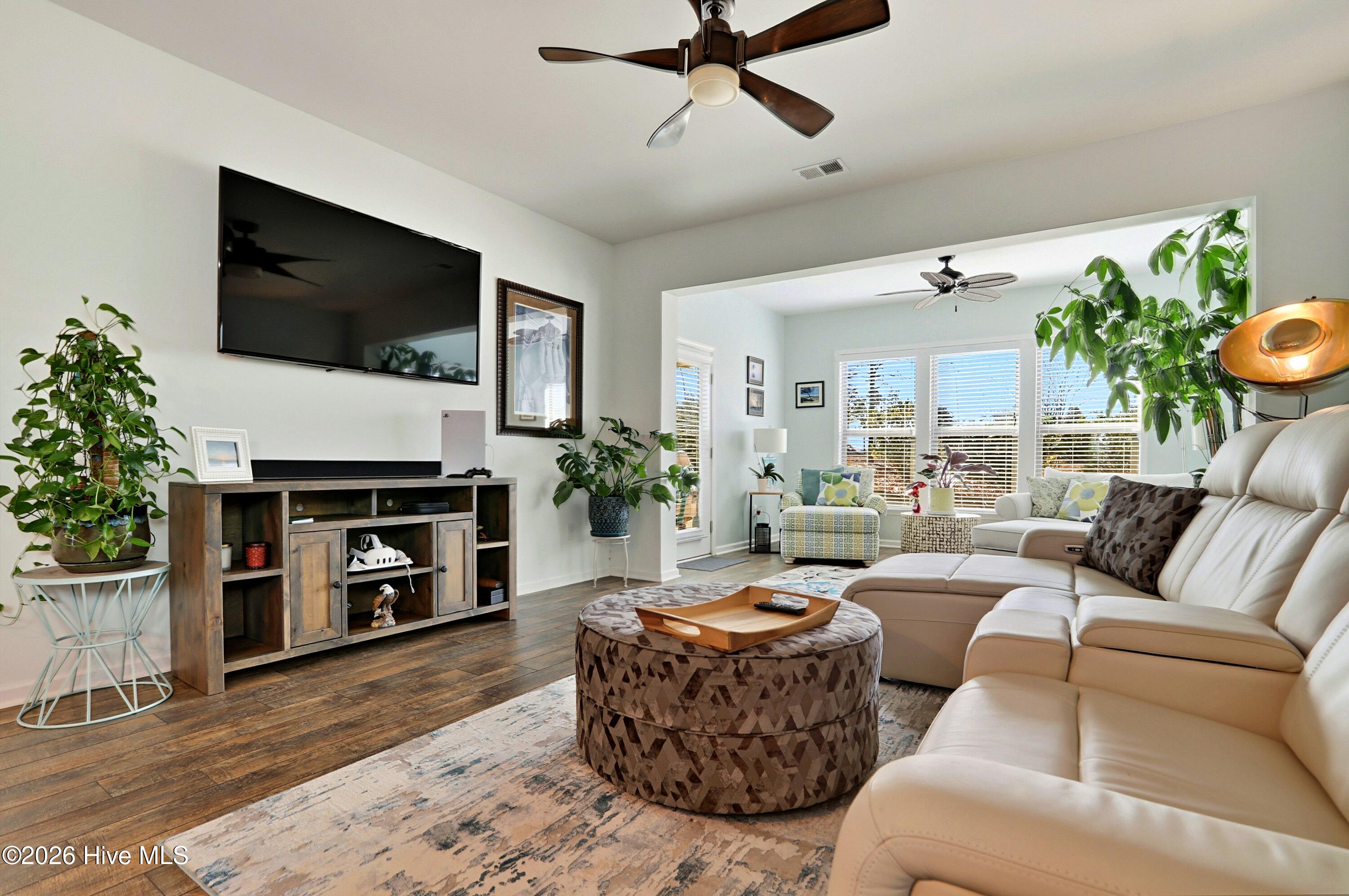 100549696 | Photo 15