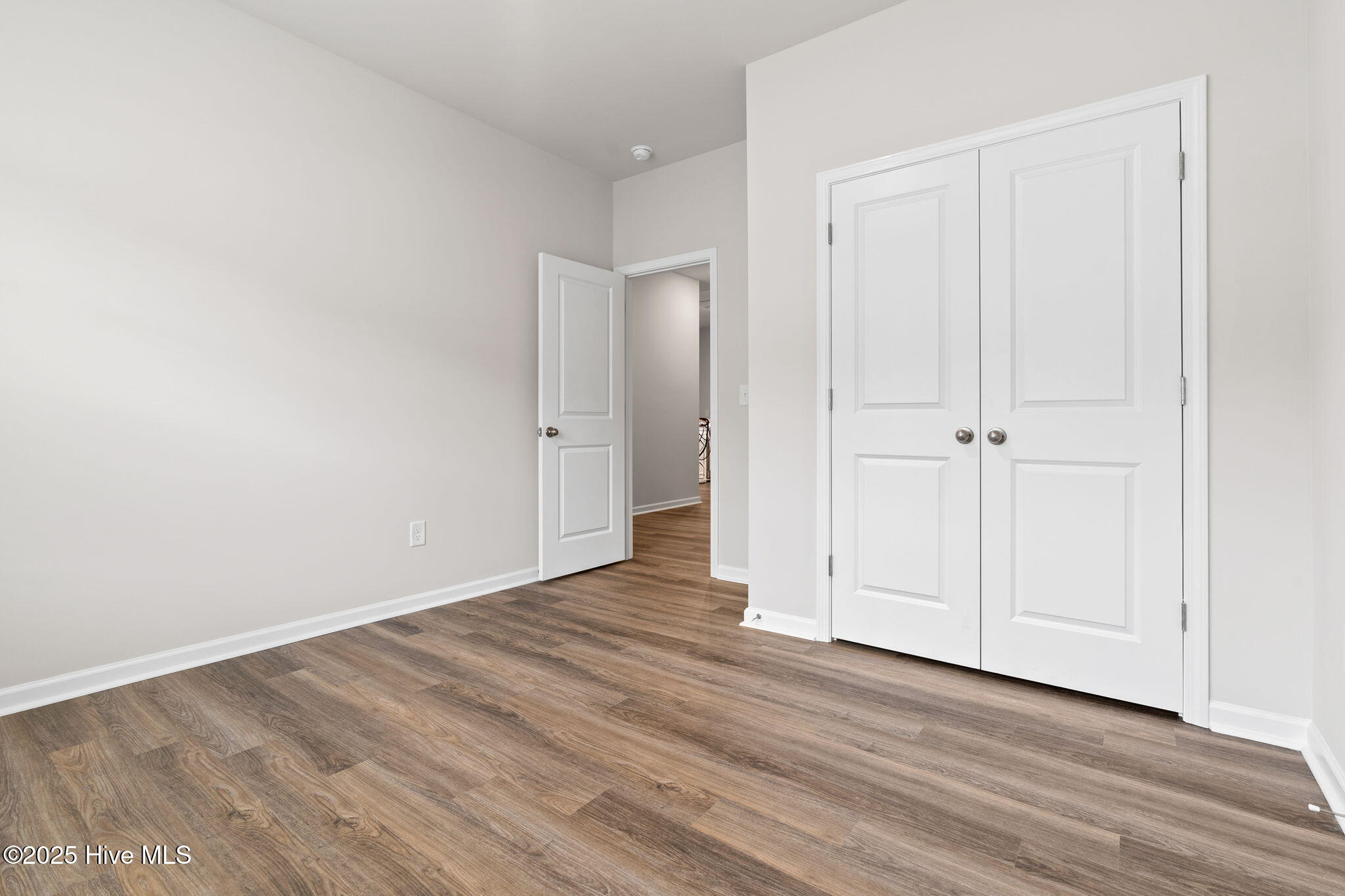 100532867 | Photo 24