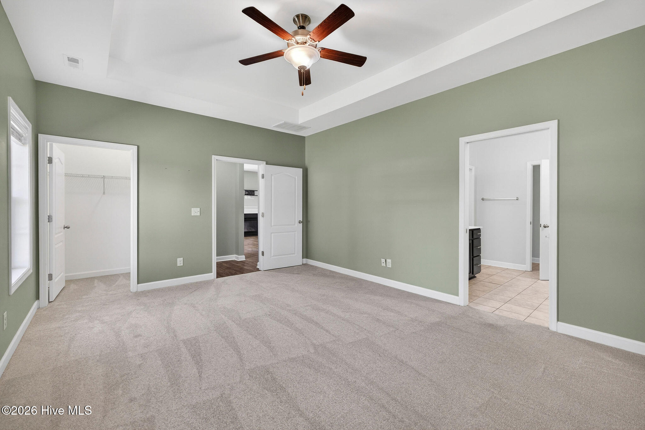 100564802 | Photo 23