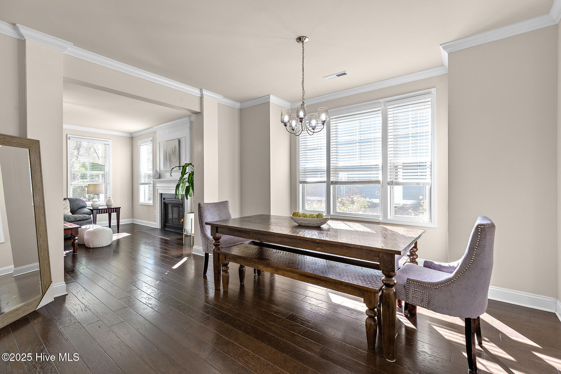 100531047 | Photo 13