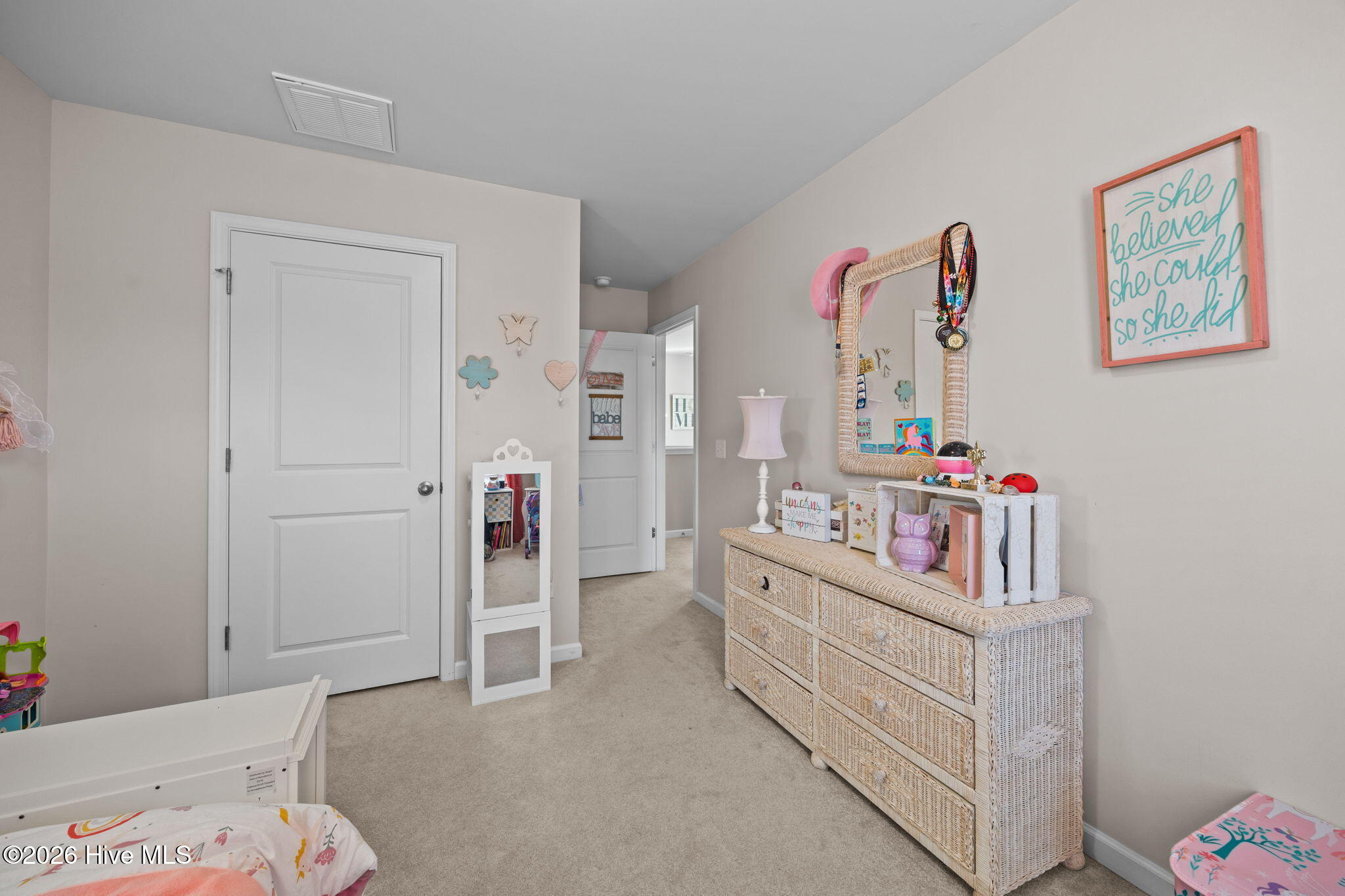 100549295 | Photo 29