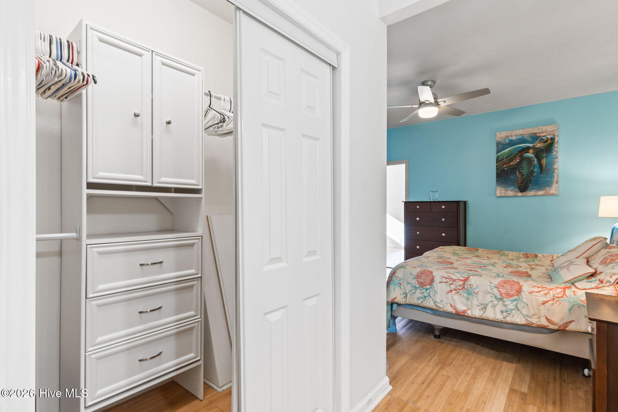 100548707 | Photo 30