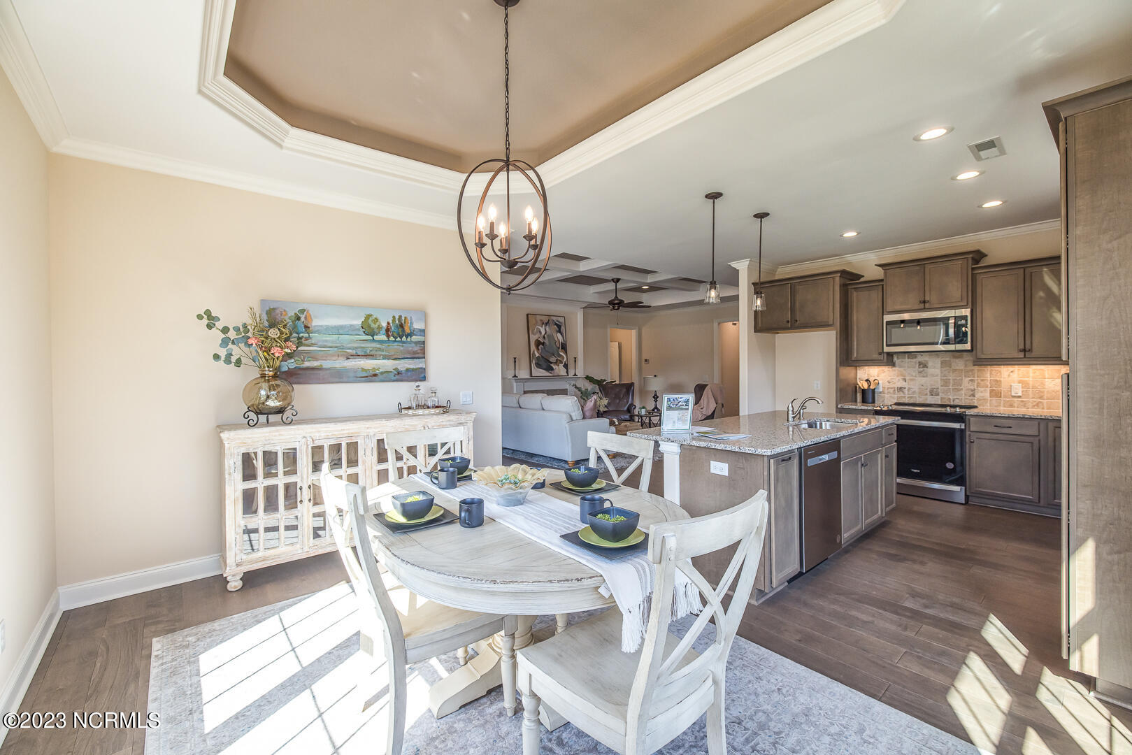 100512925 | Photo 21