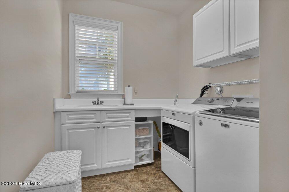 100550576 | Photo 38