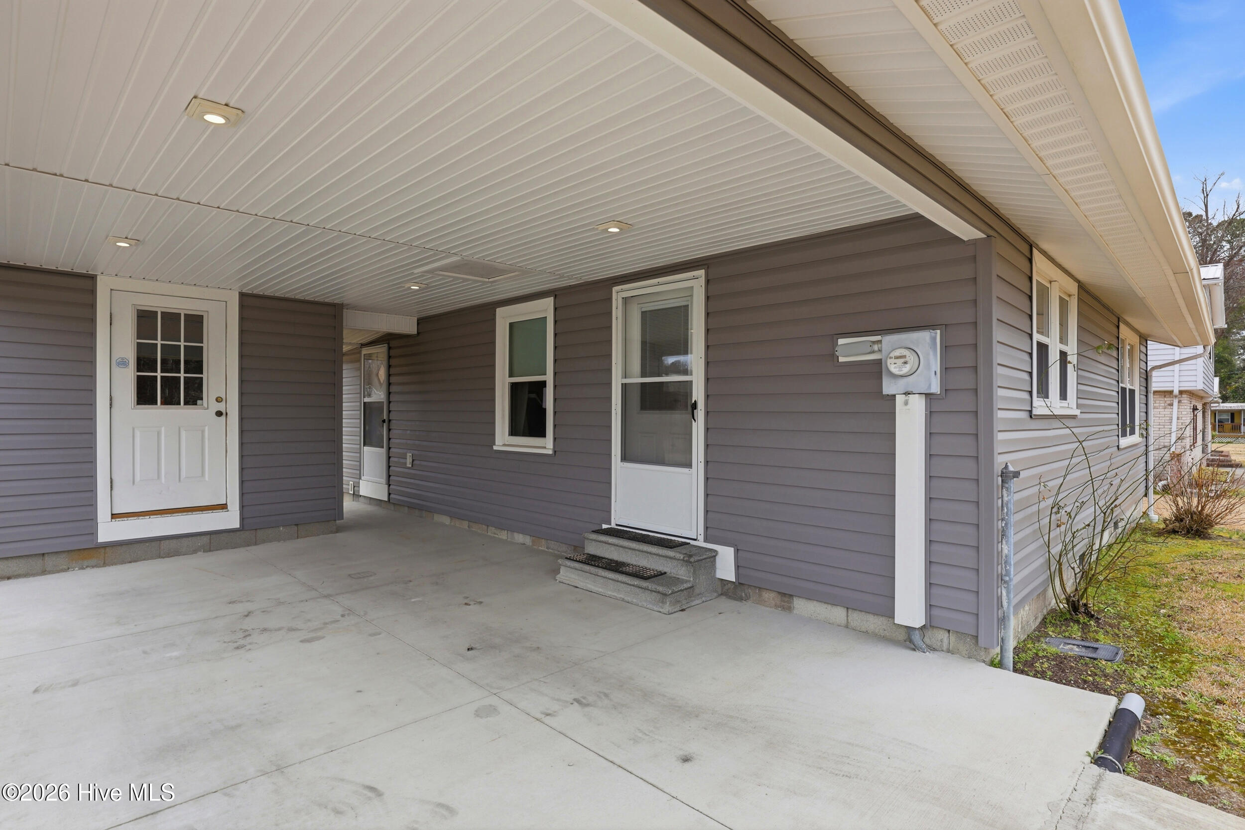 100561311 | Photo 54