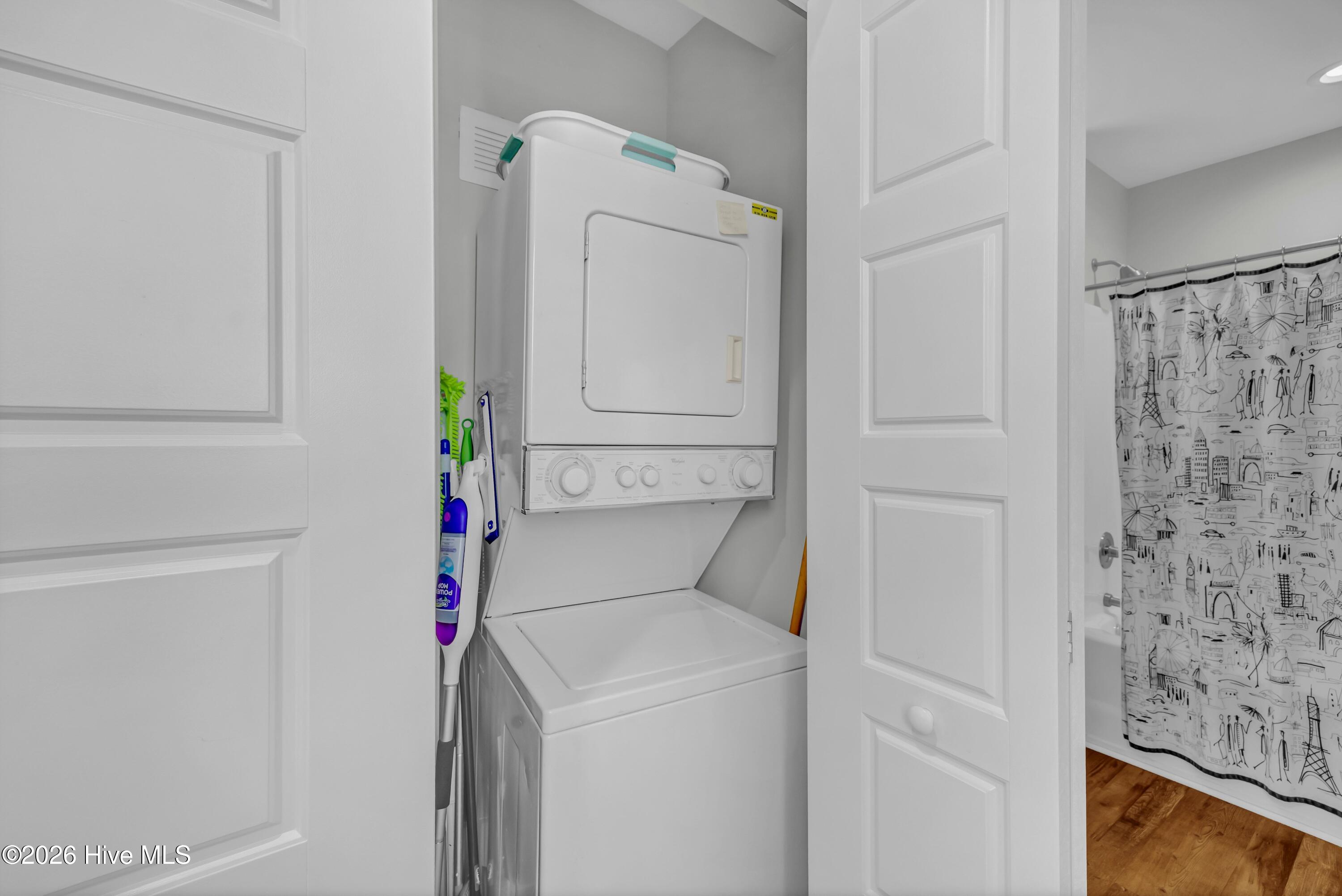 100555908 | Photo 27