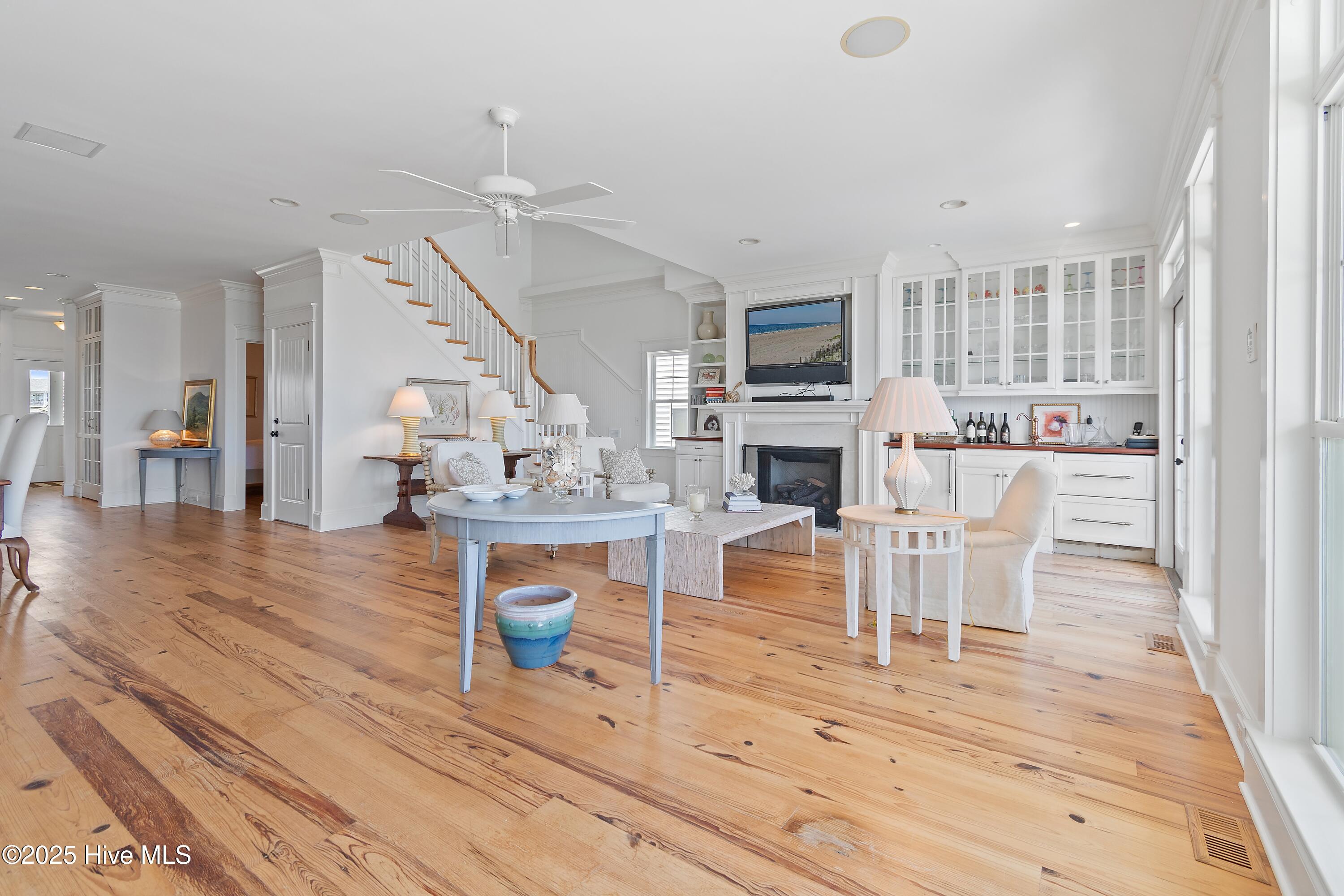 100519693 | Photo 19