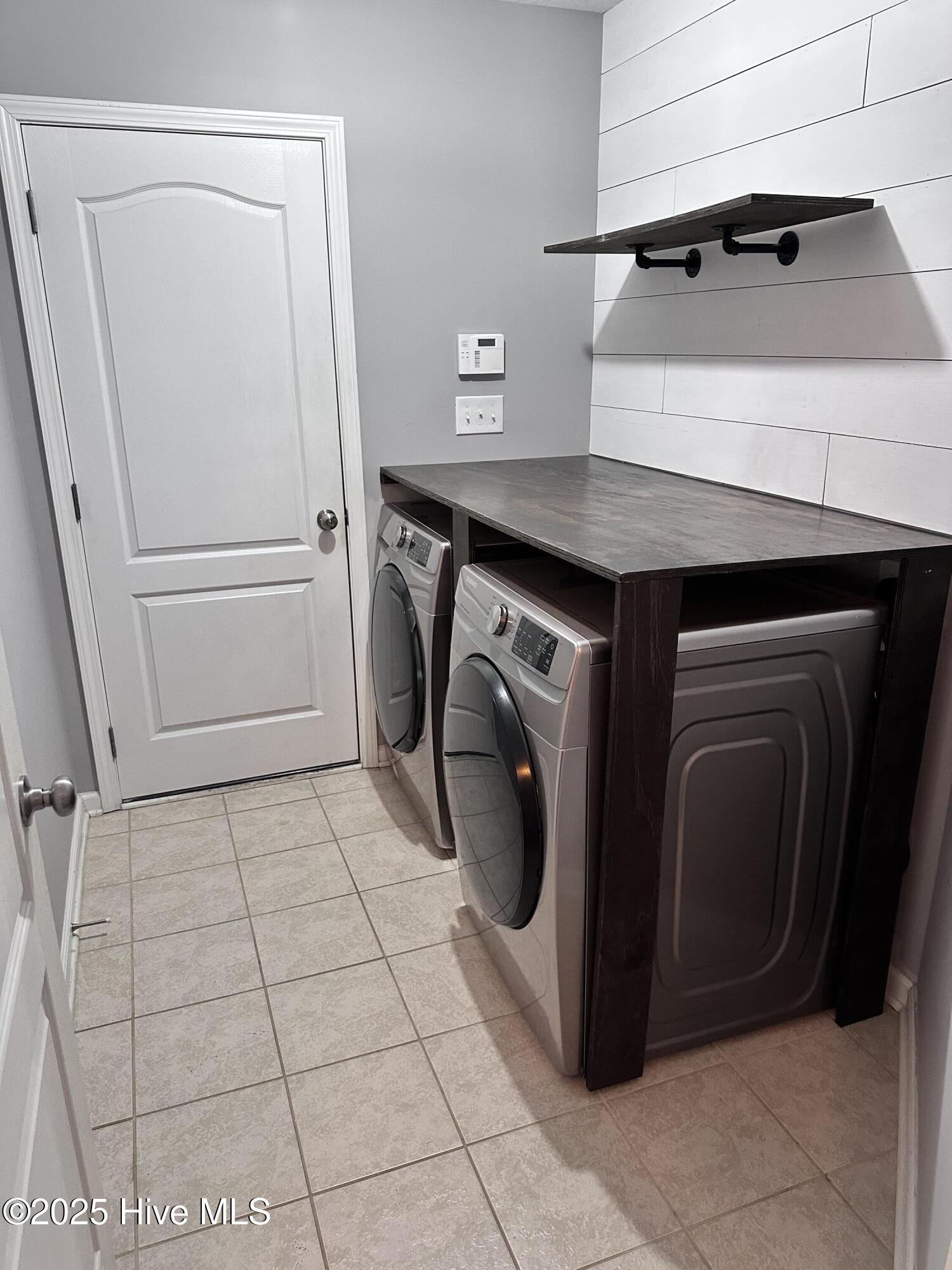 100542774 | Photo 22