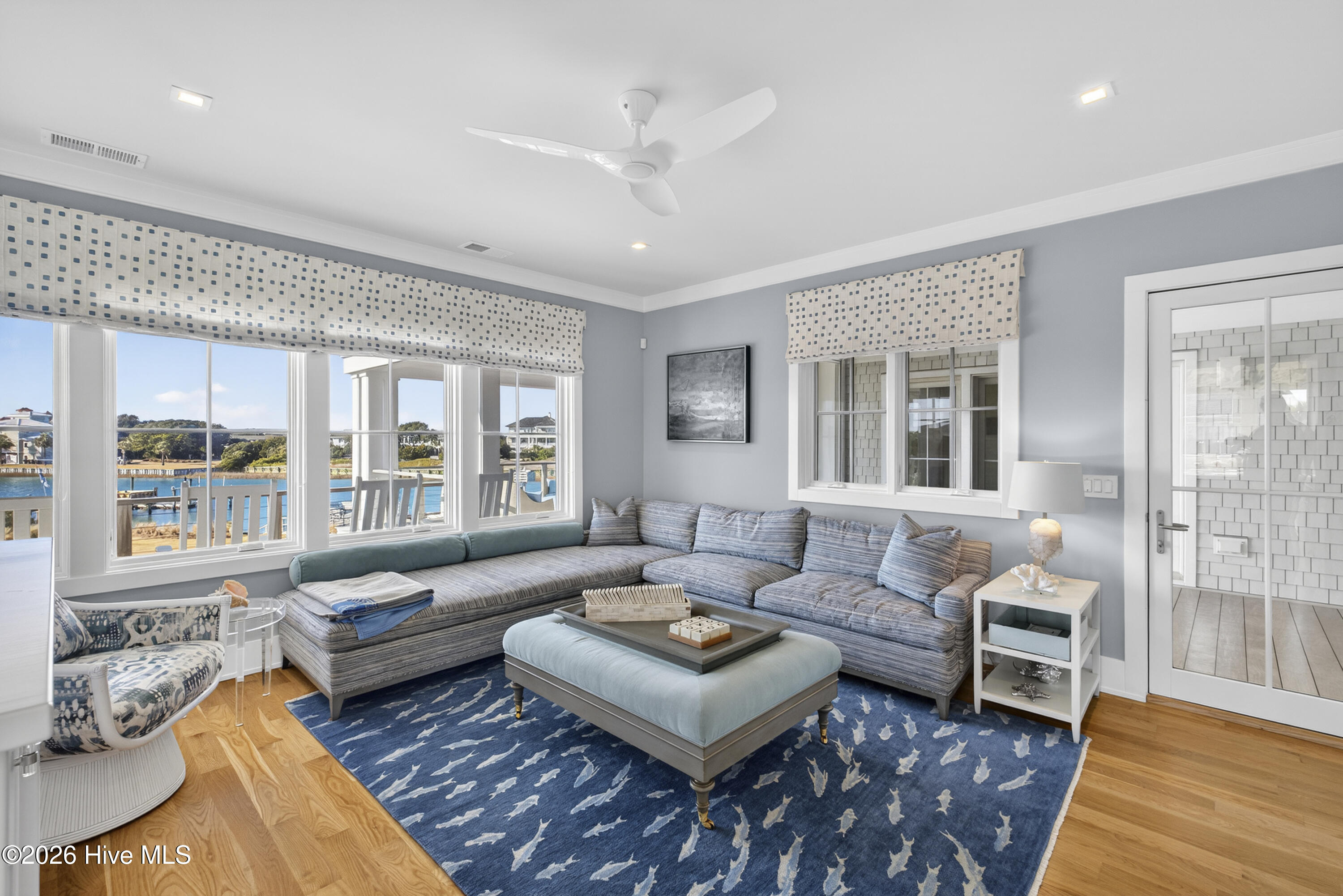 100557560 | Photo 42