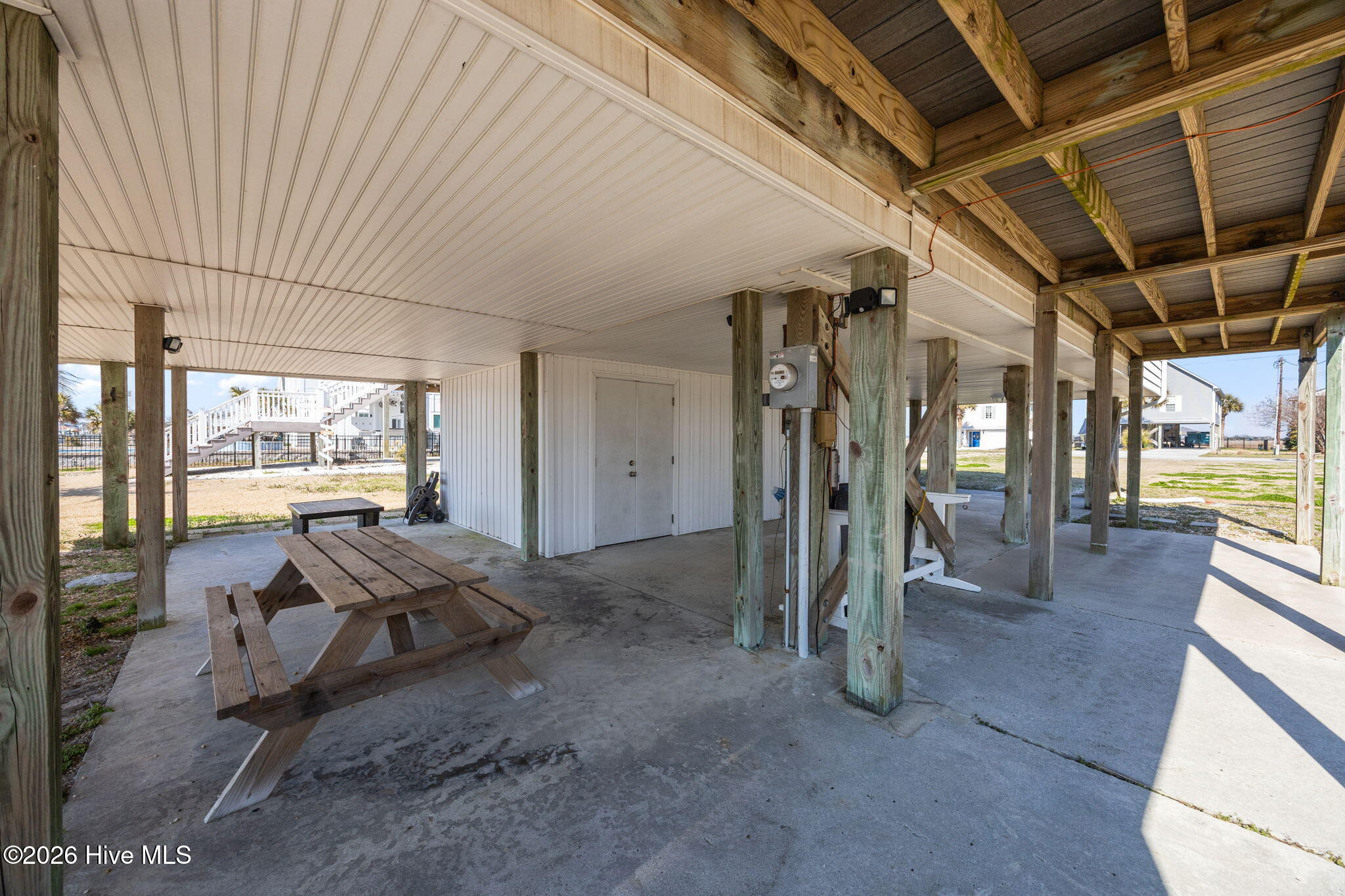 100558073 | Photo 37