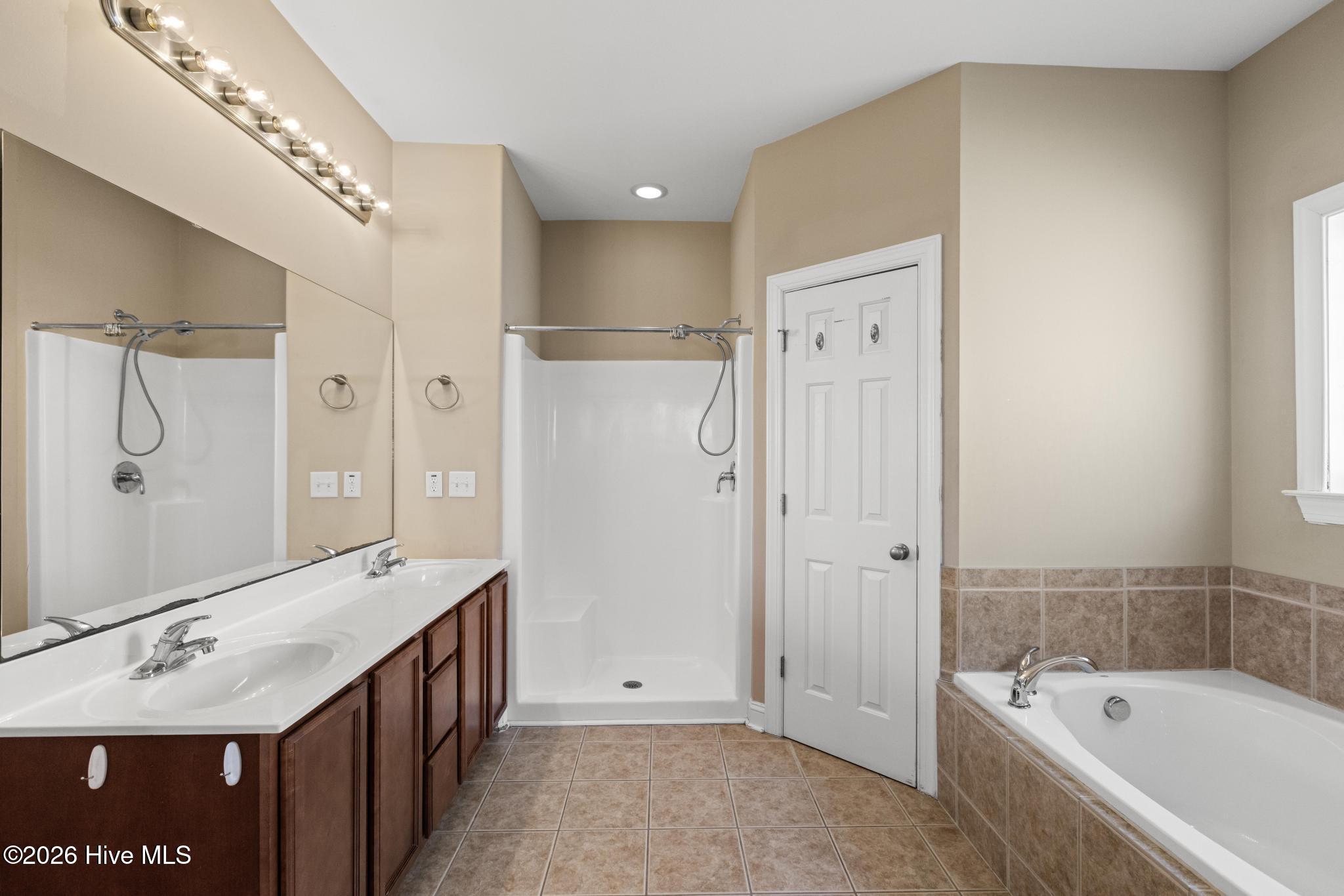 100556955 | Photo 19