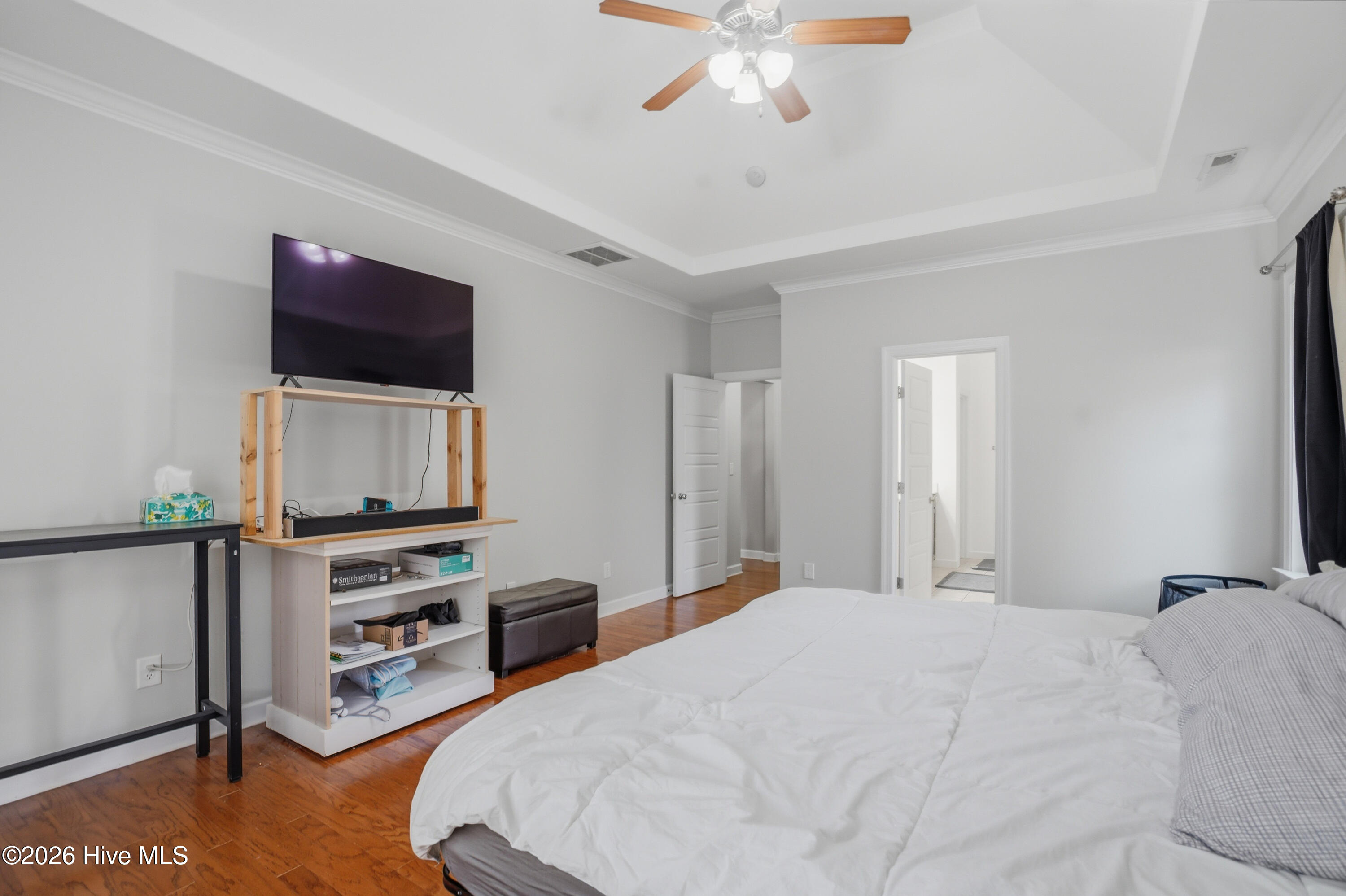 100564087 | Photo 25