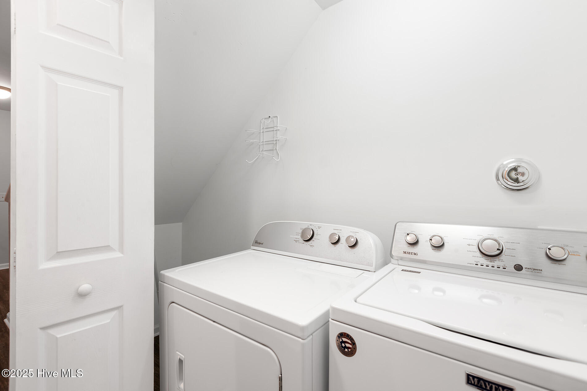 100526047 | Photo 22