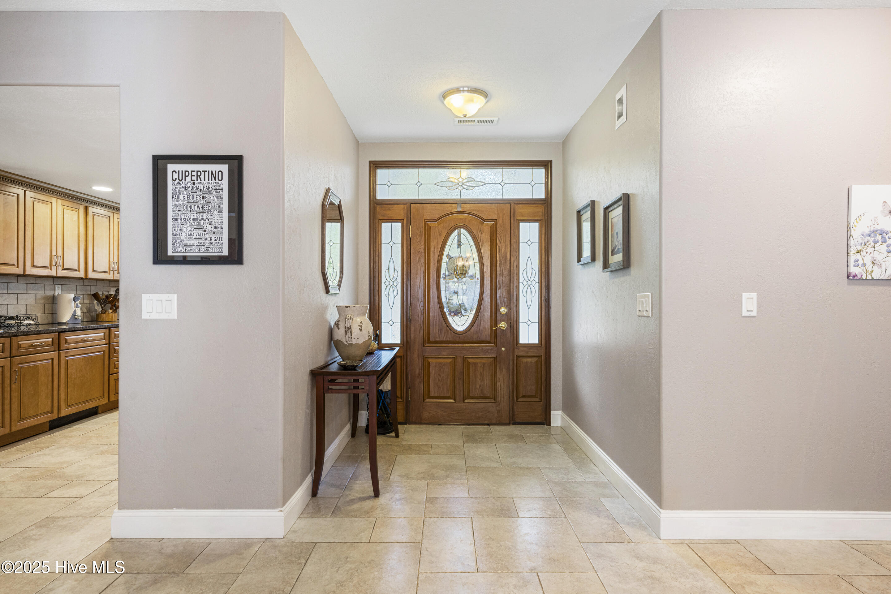 100569480 | Photo 11