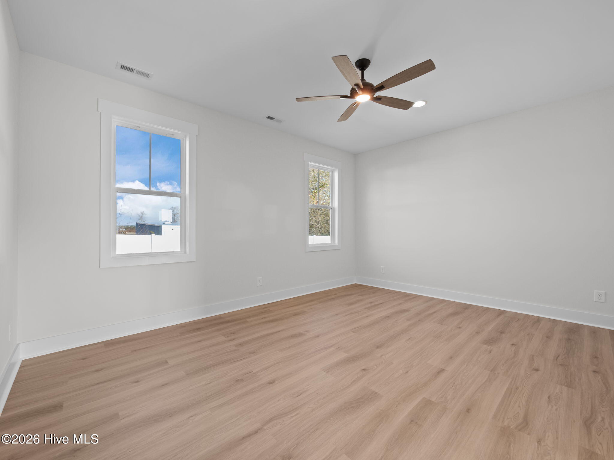 100543502 | Photo 23