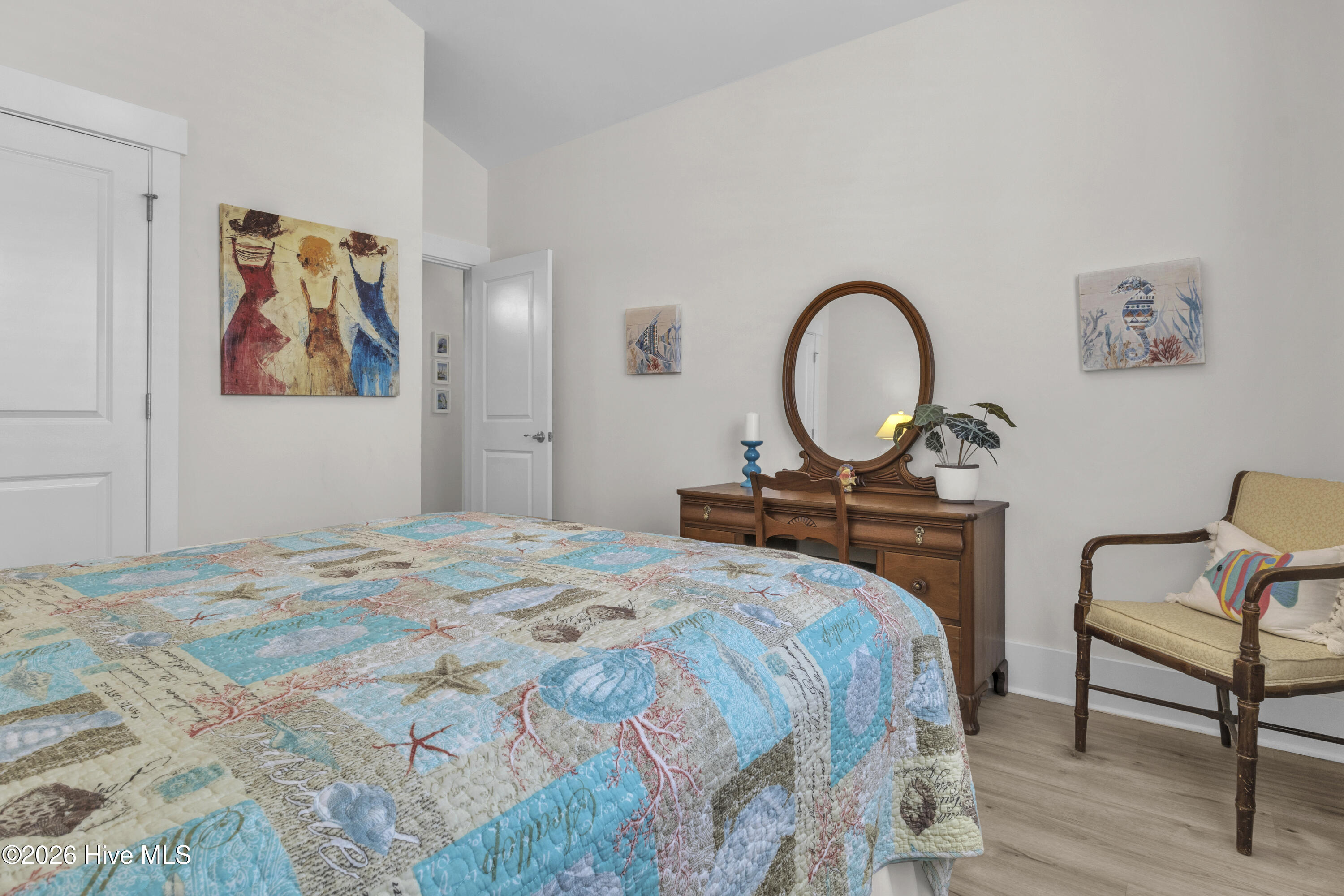 100557593 | Photo 33