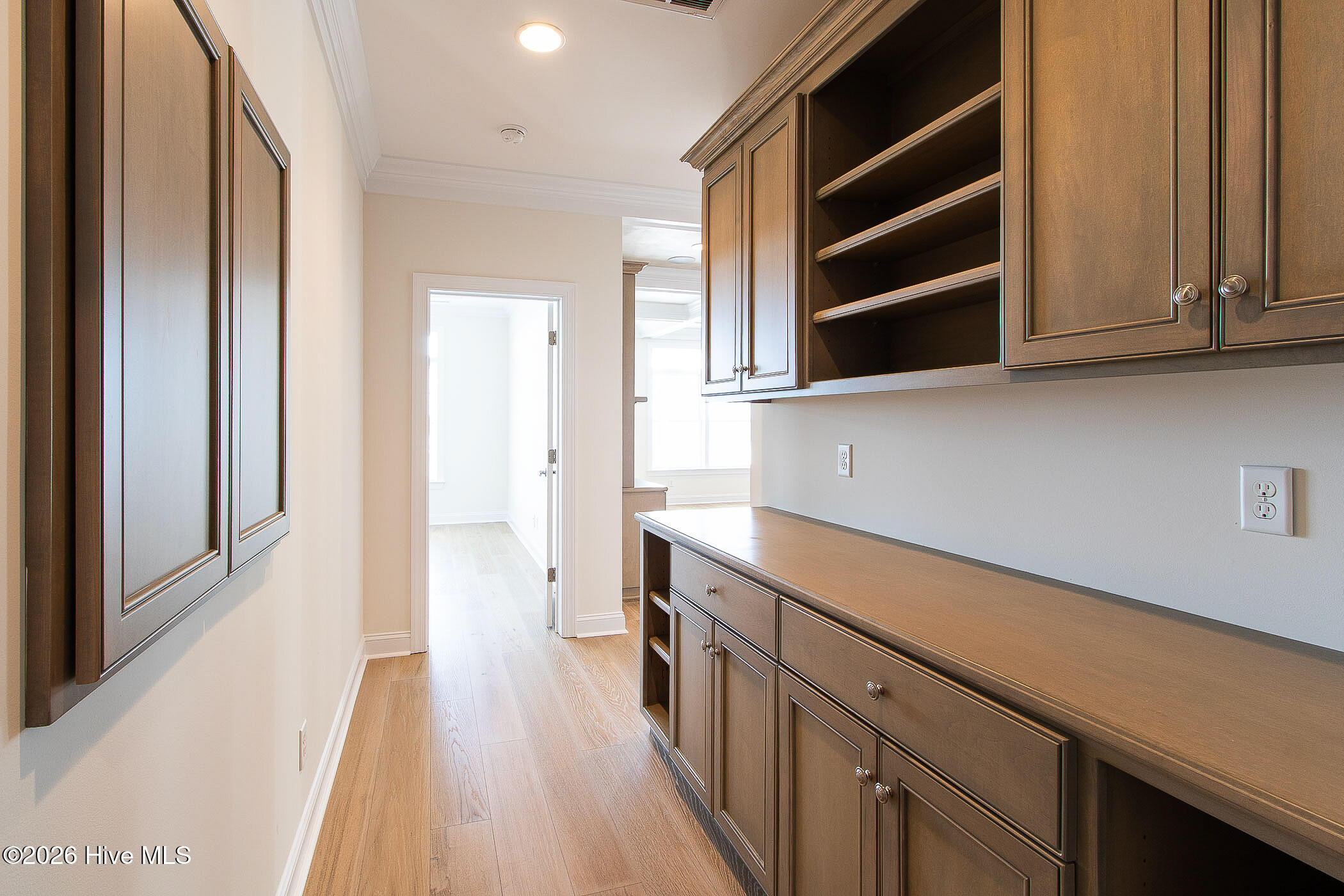 100568588 | Photo 41