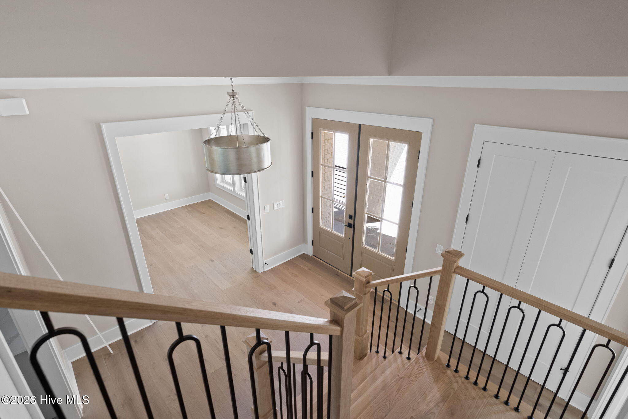 100536610 | Photo 21