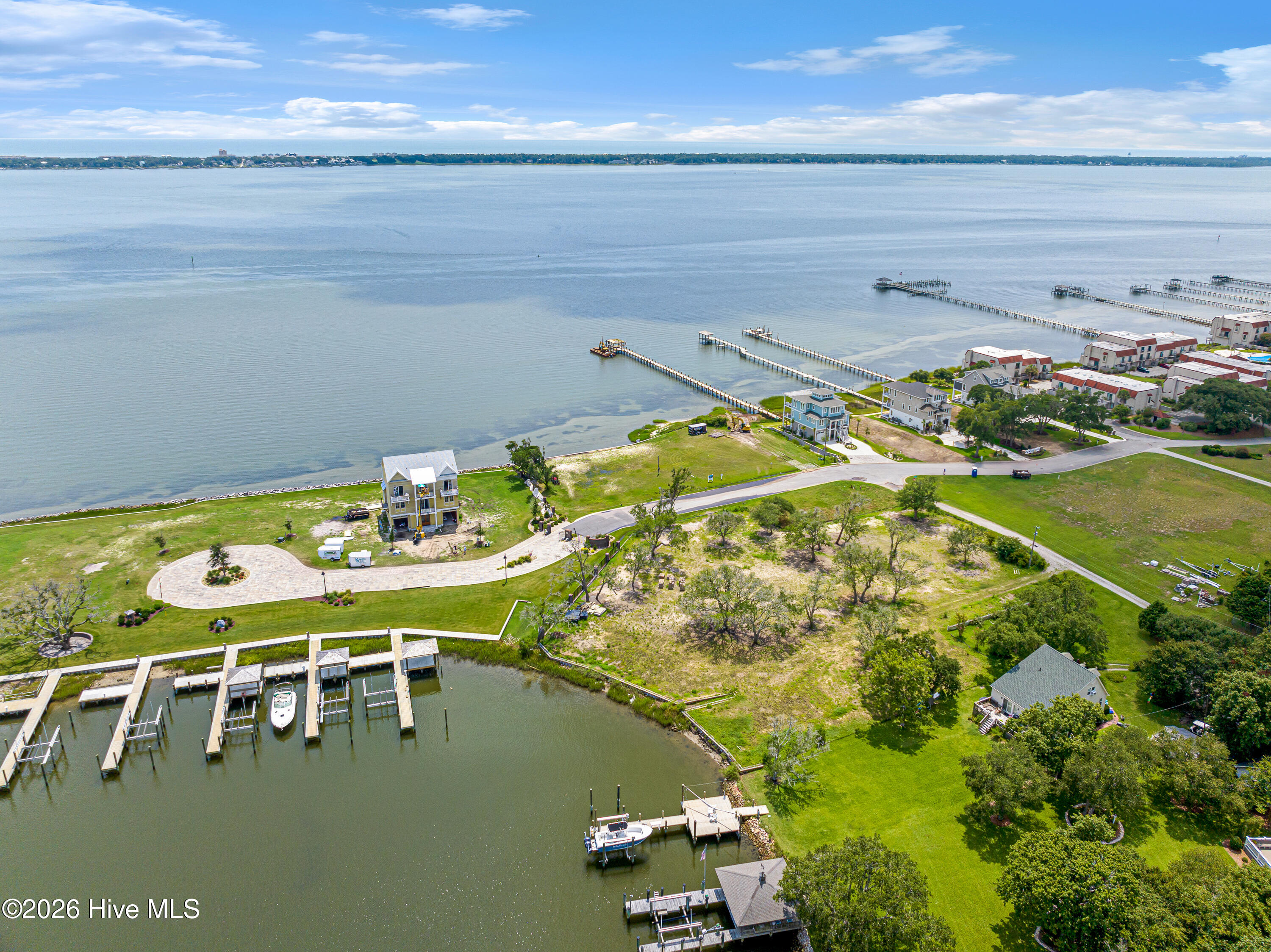 4729 S Shore Drive,Morehead City