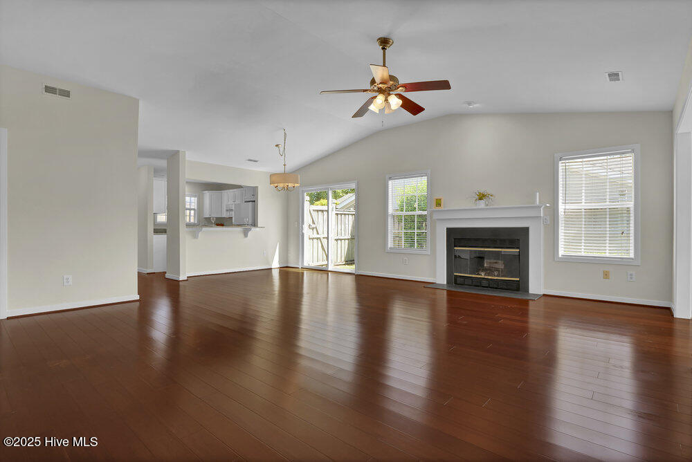 404 Venus Court, Wilmington, NC 28405 – photo 6: 004_p2466382_782