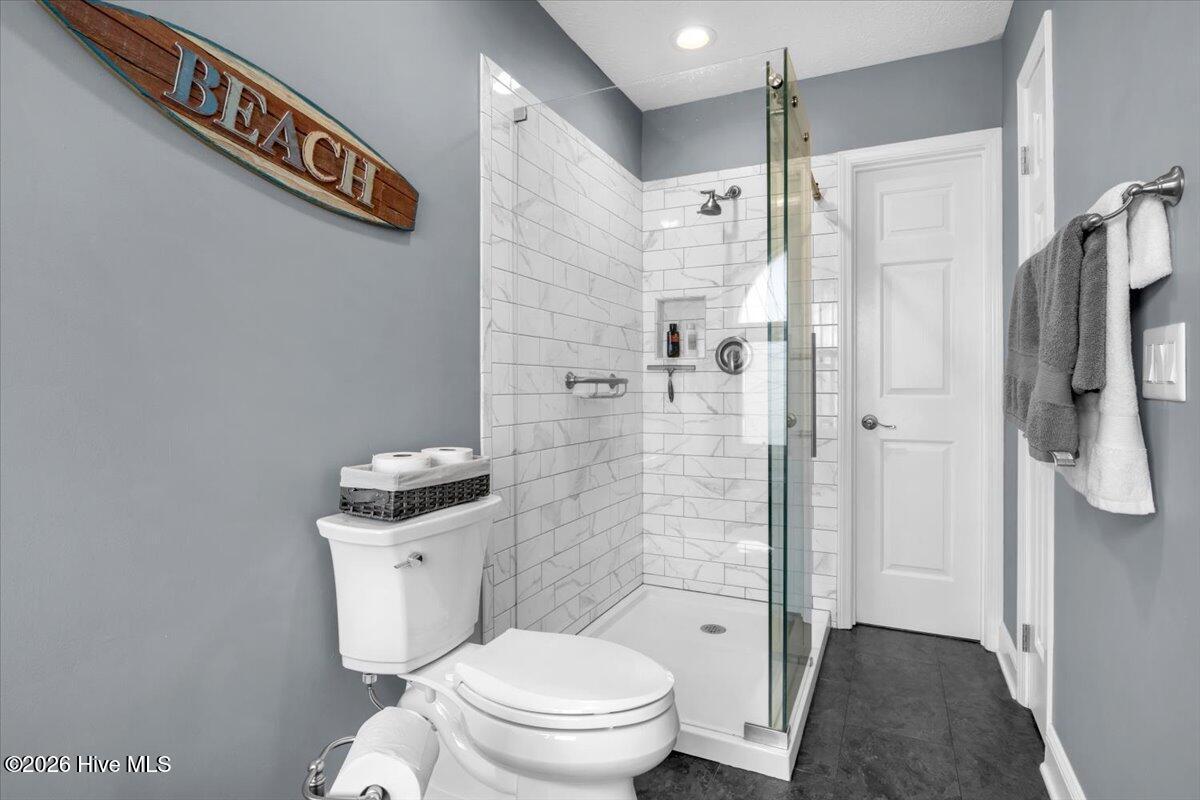 100563011 | Photo 38