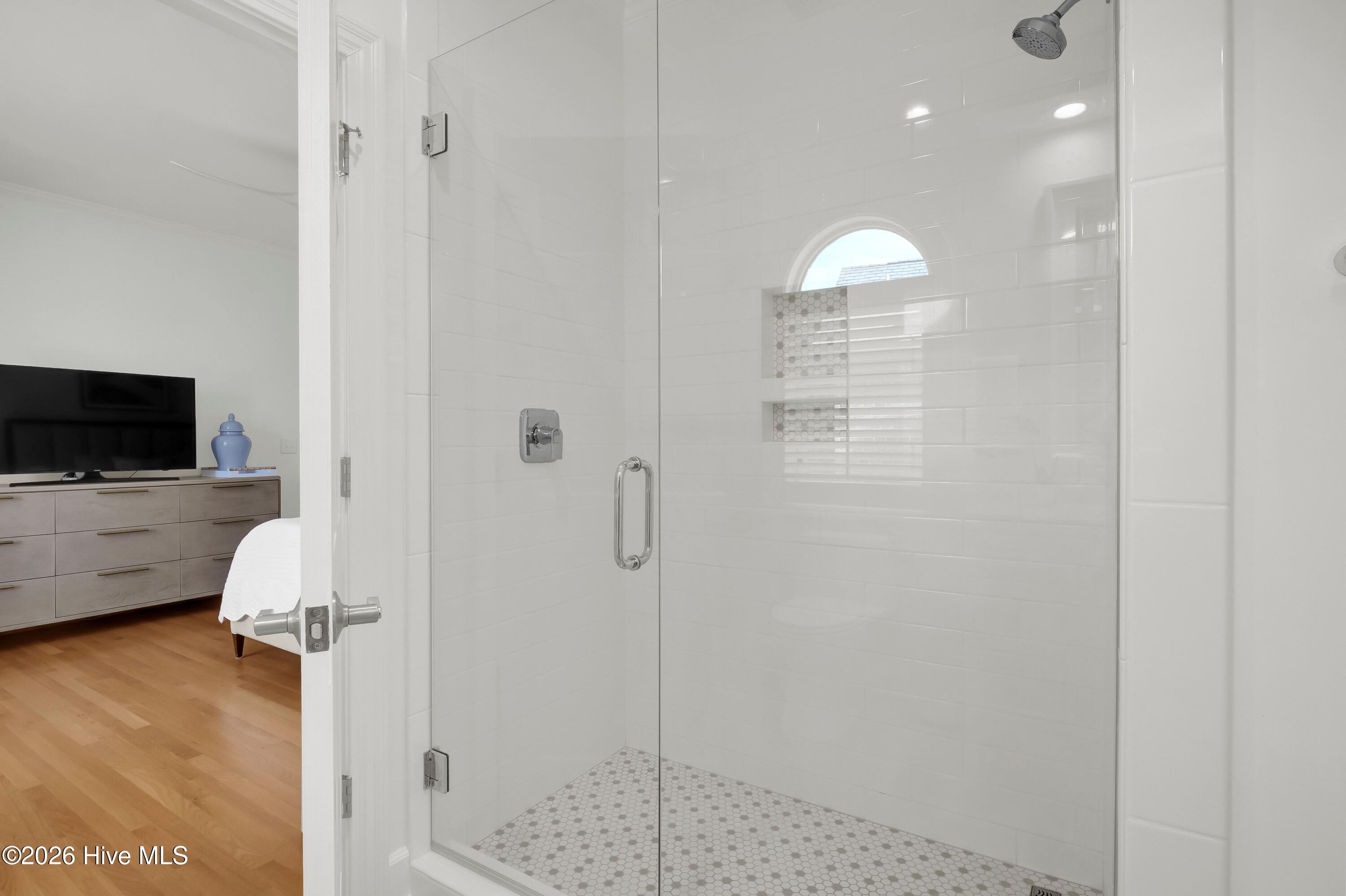 100552797 | Photo 34