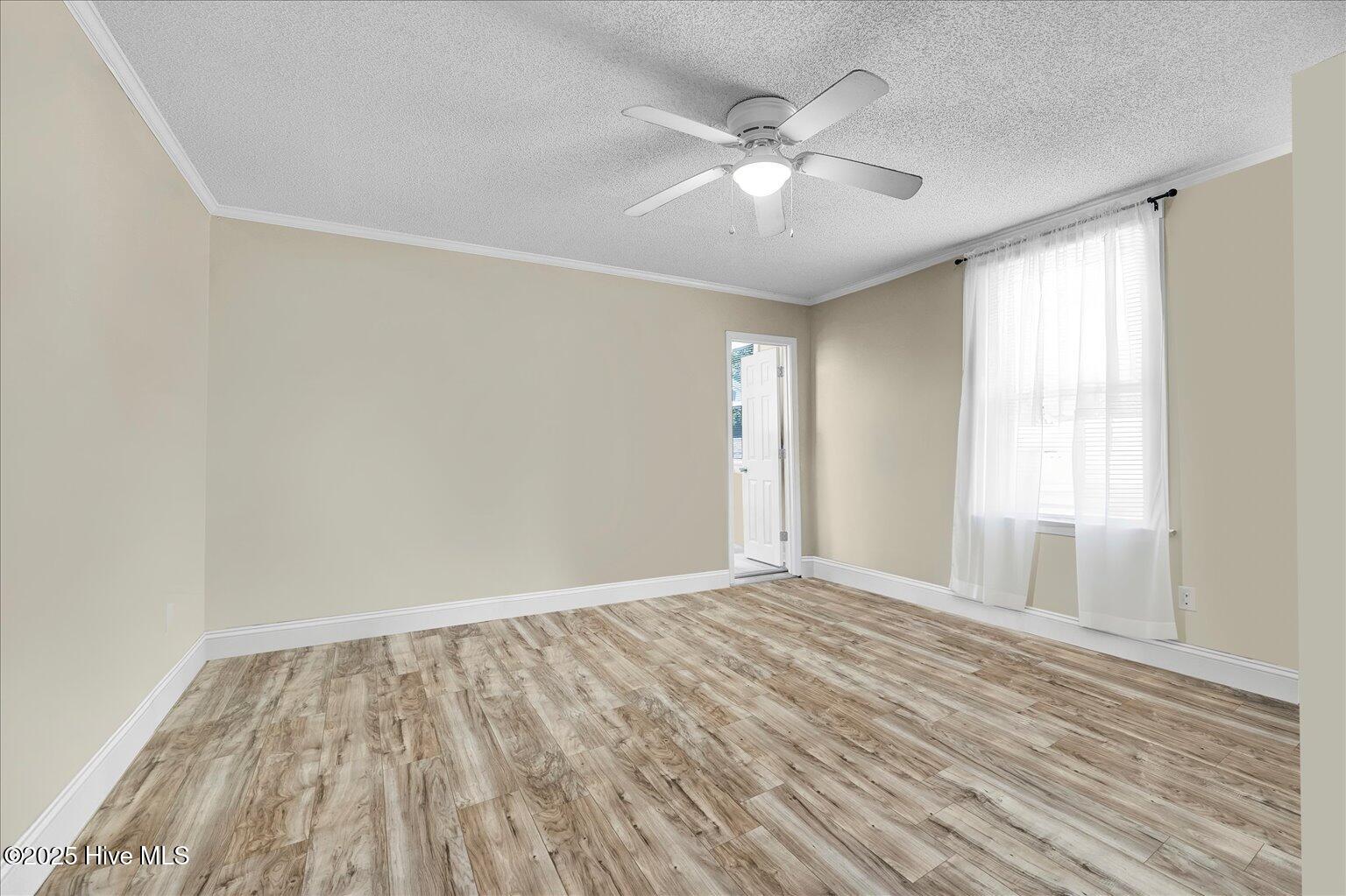 100546999 | Photo 12