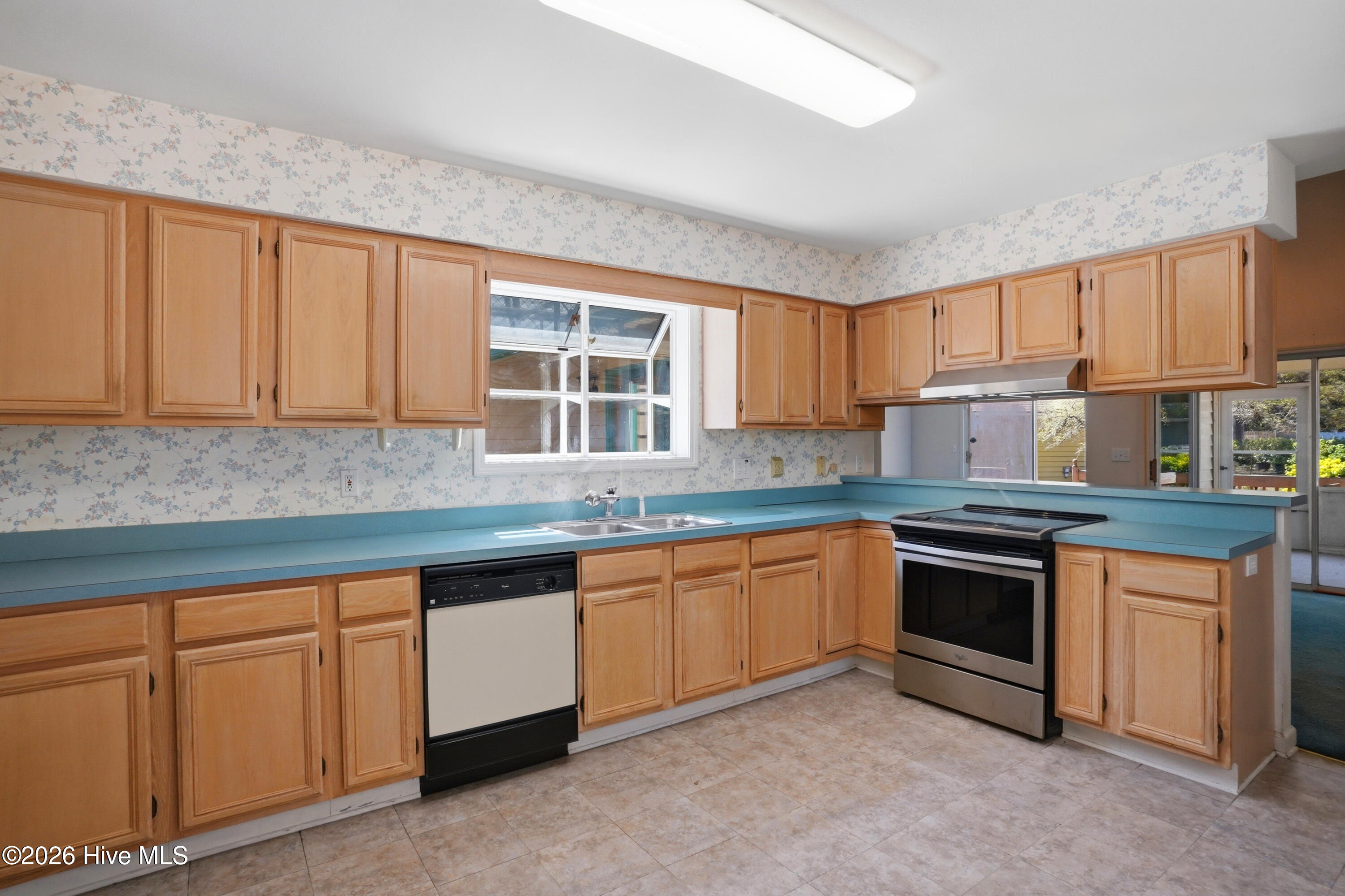 100564154 | Photo 12