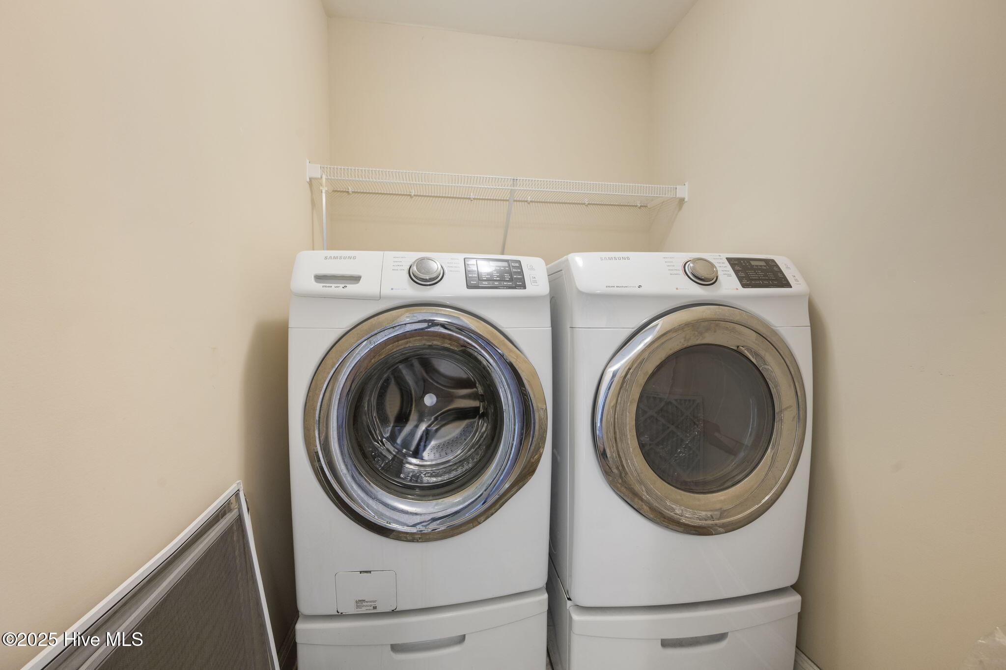 100546539 | Photo 24