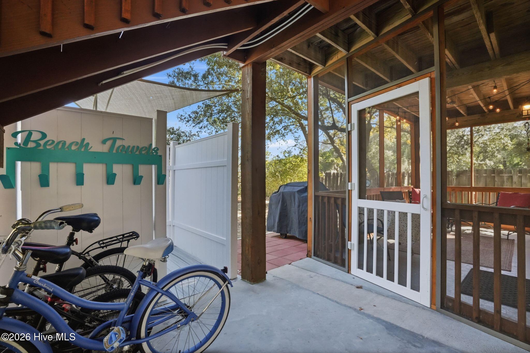 100555111 | Photo 80