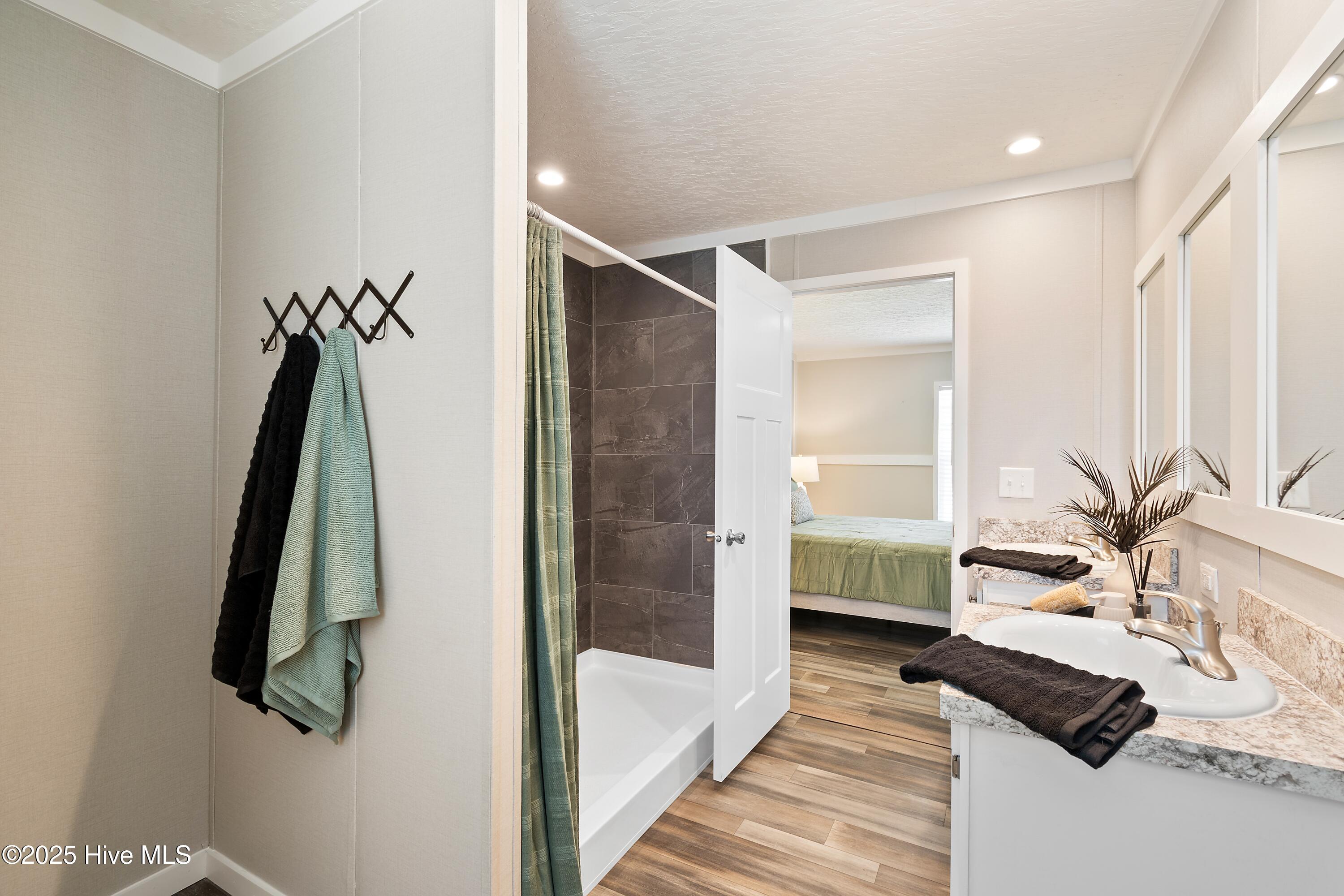 100523771 | Photo 20