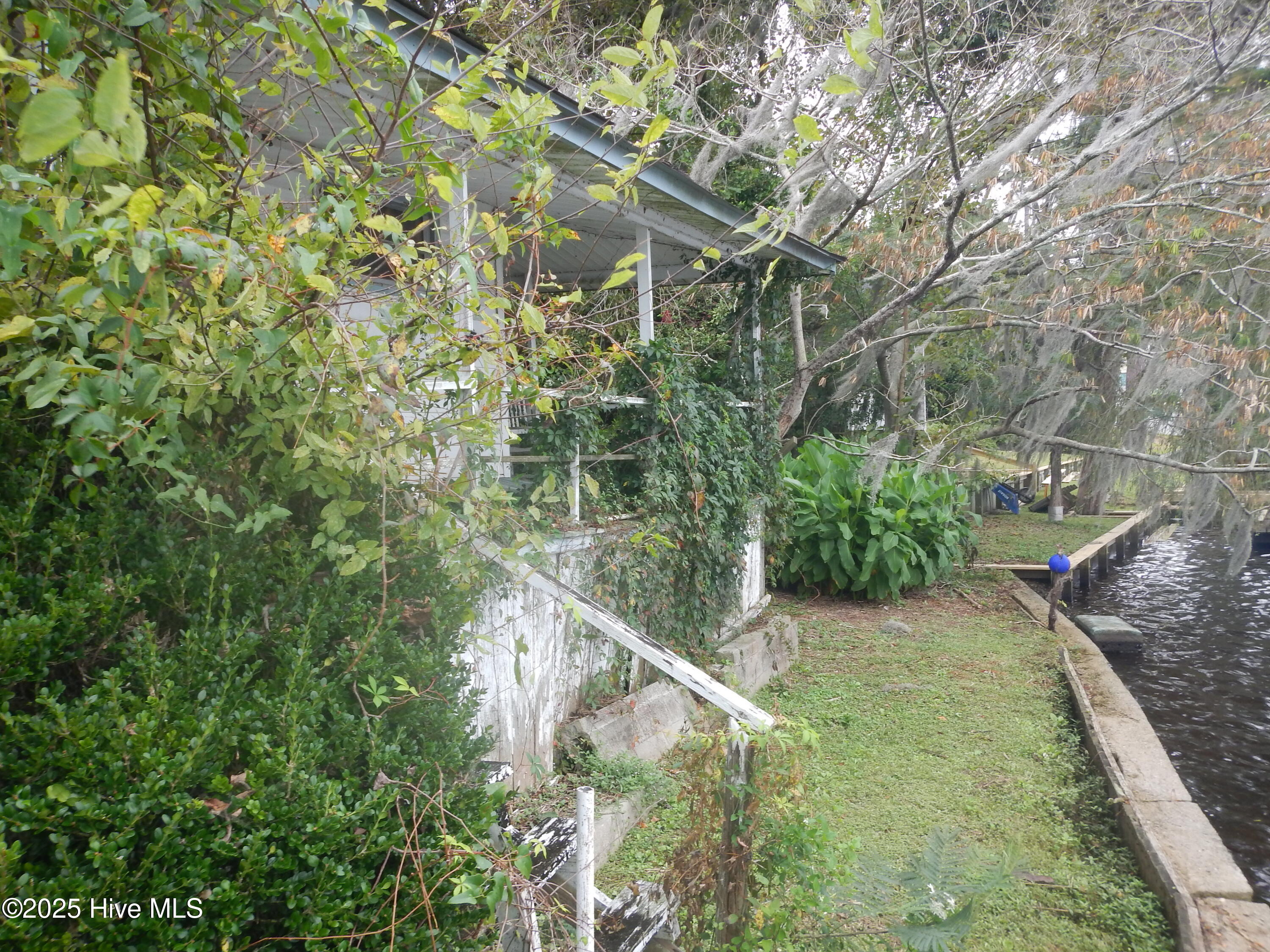 Homes for sale in New Bern, NC | 1300 Brices Creek Rd, New Bern, NC 28562 | MLS# 100530806