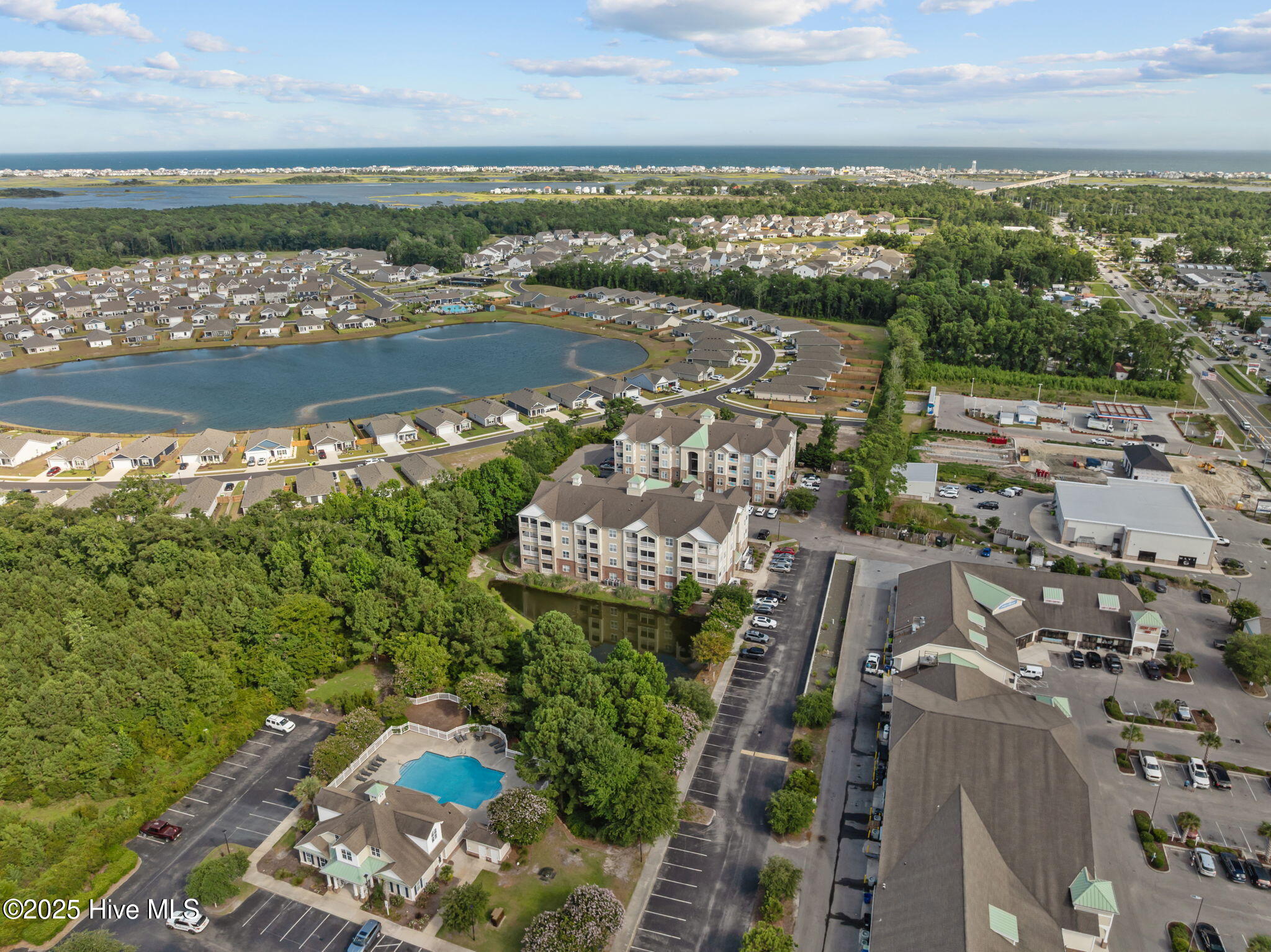 100506684 | Photo 43