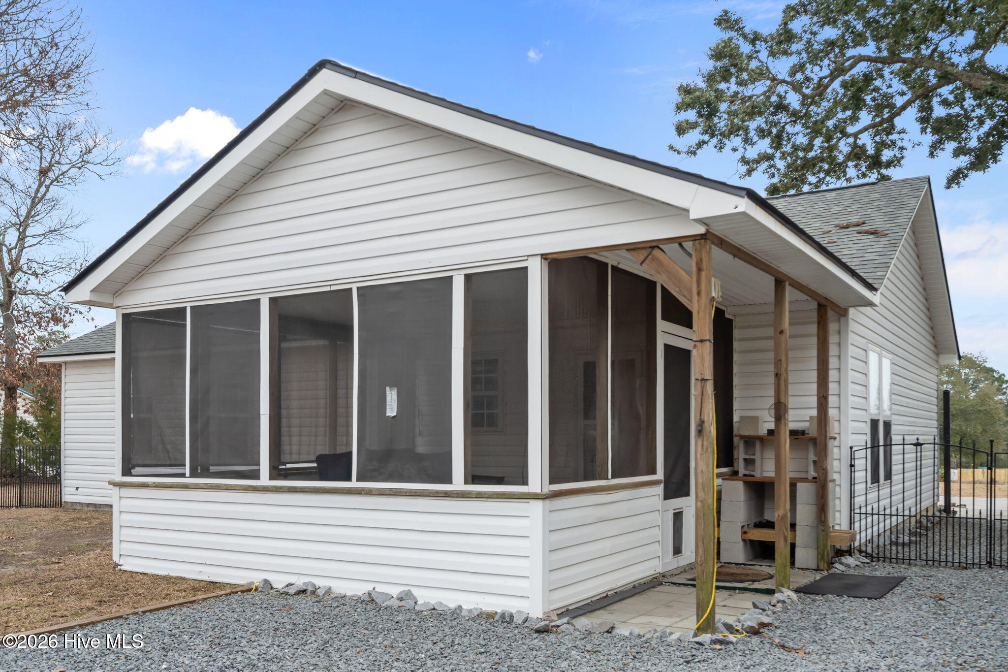 100556265 | Photo 33