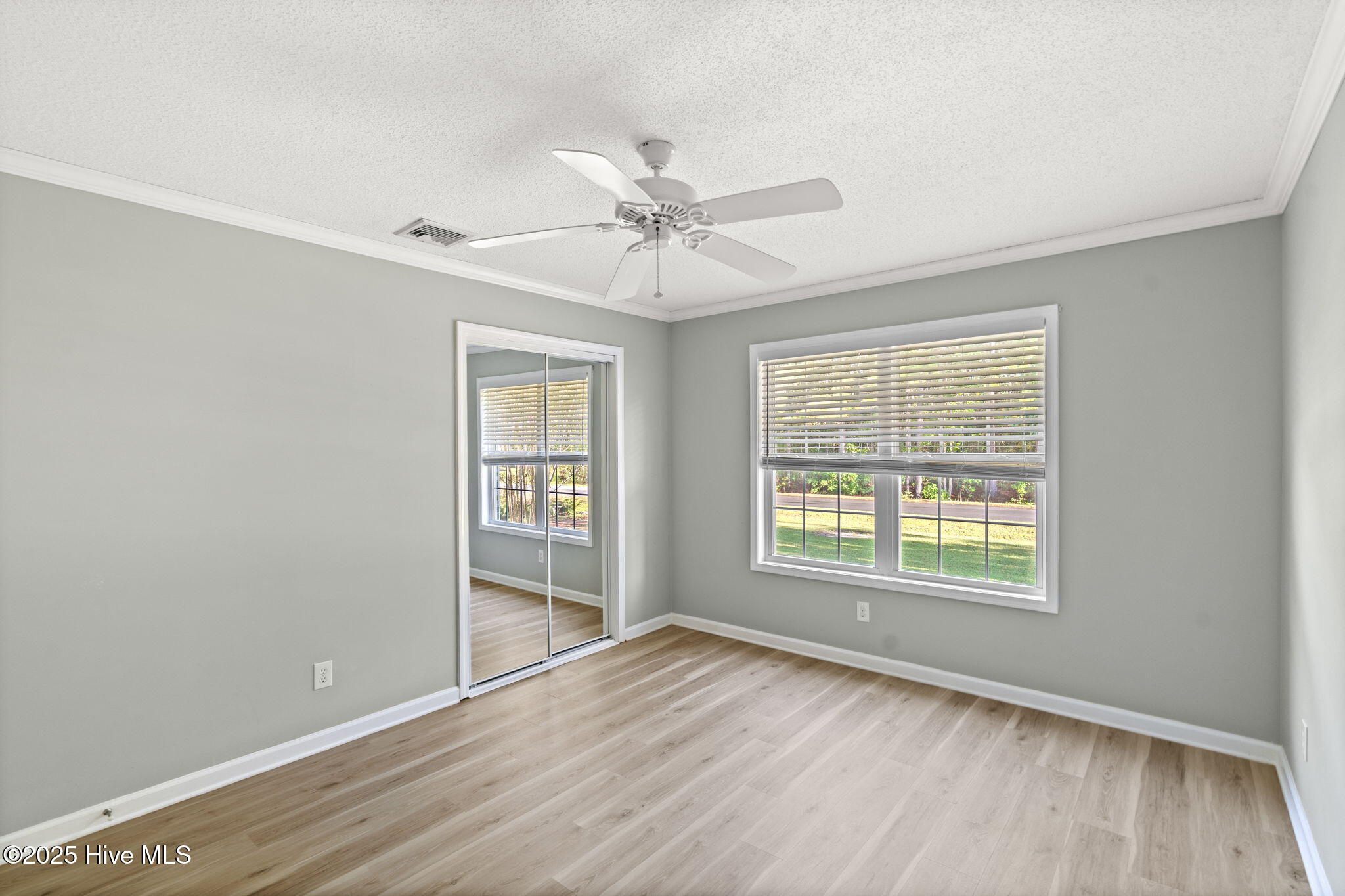 100535002 | Photo 20