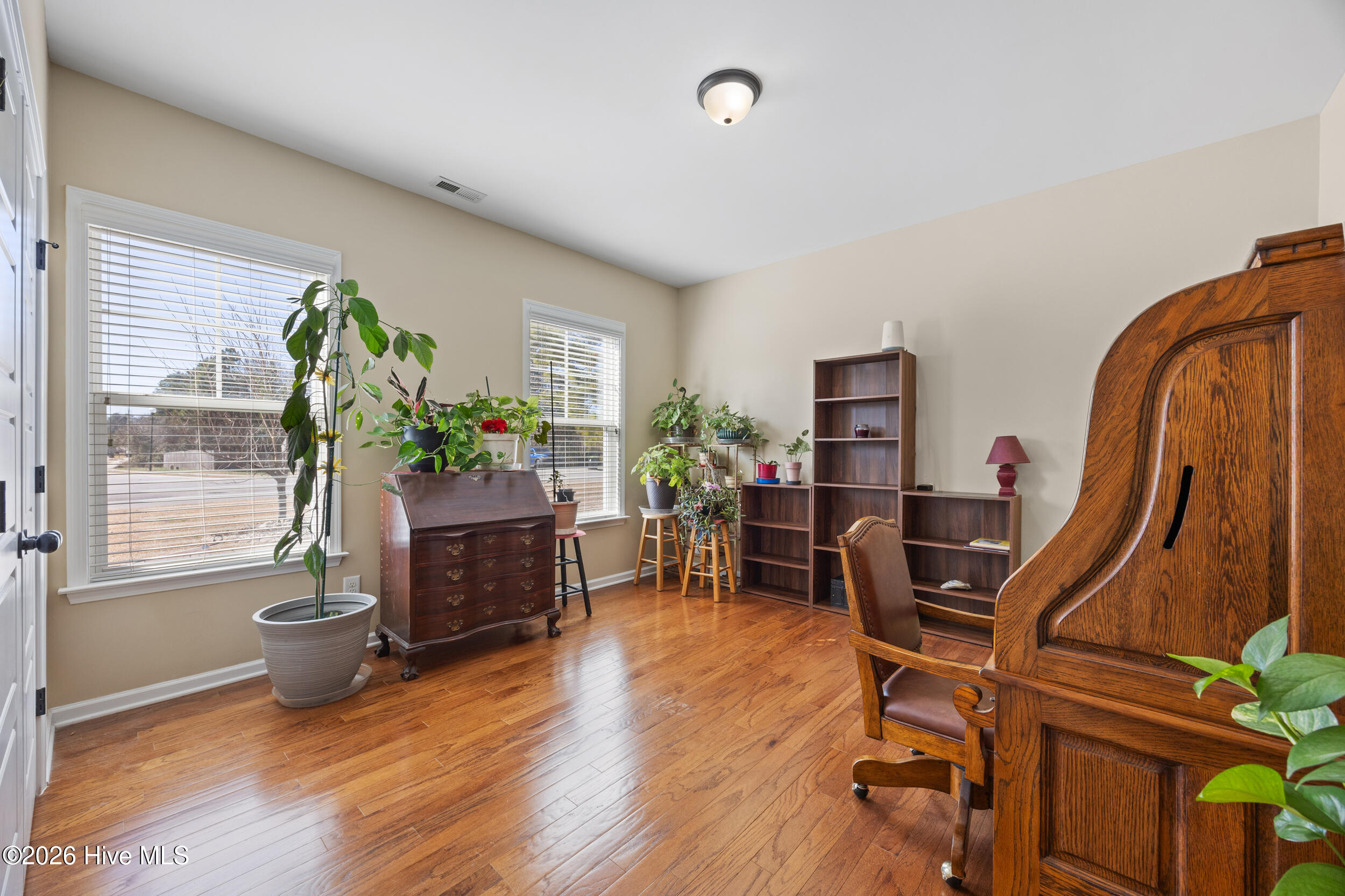 100549248 | Photo 13