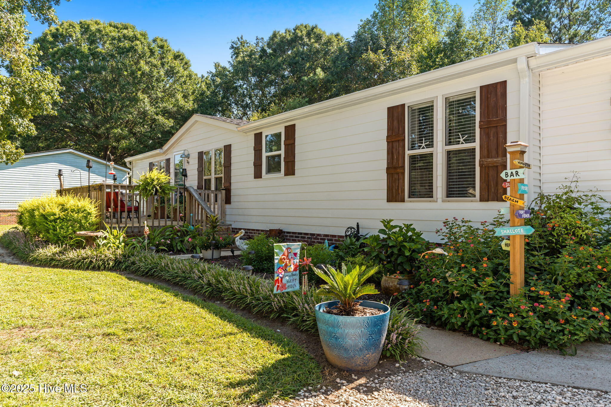 267 Laughing Gull Ct SW