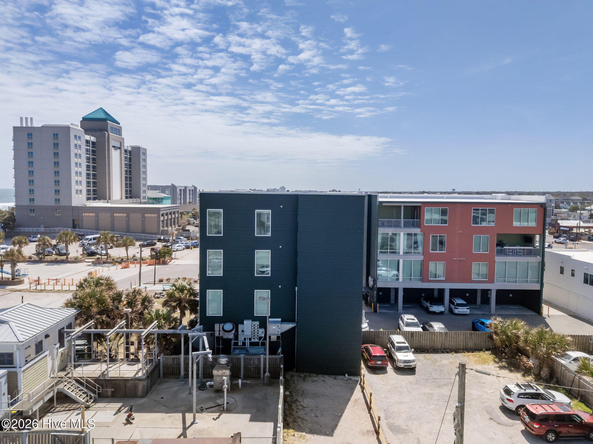 100566225 | Photo 37