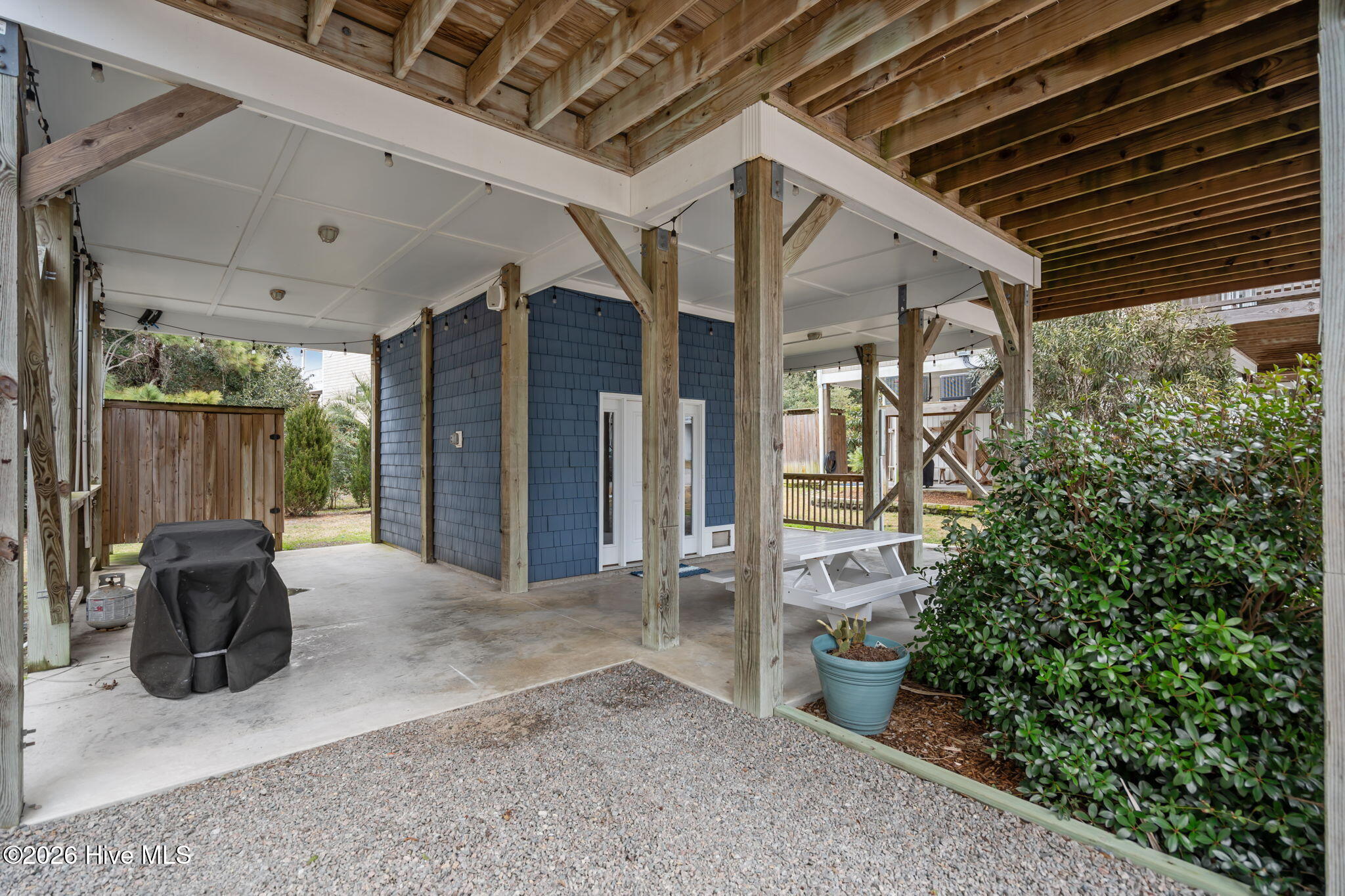 100553388 | Photo 53