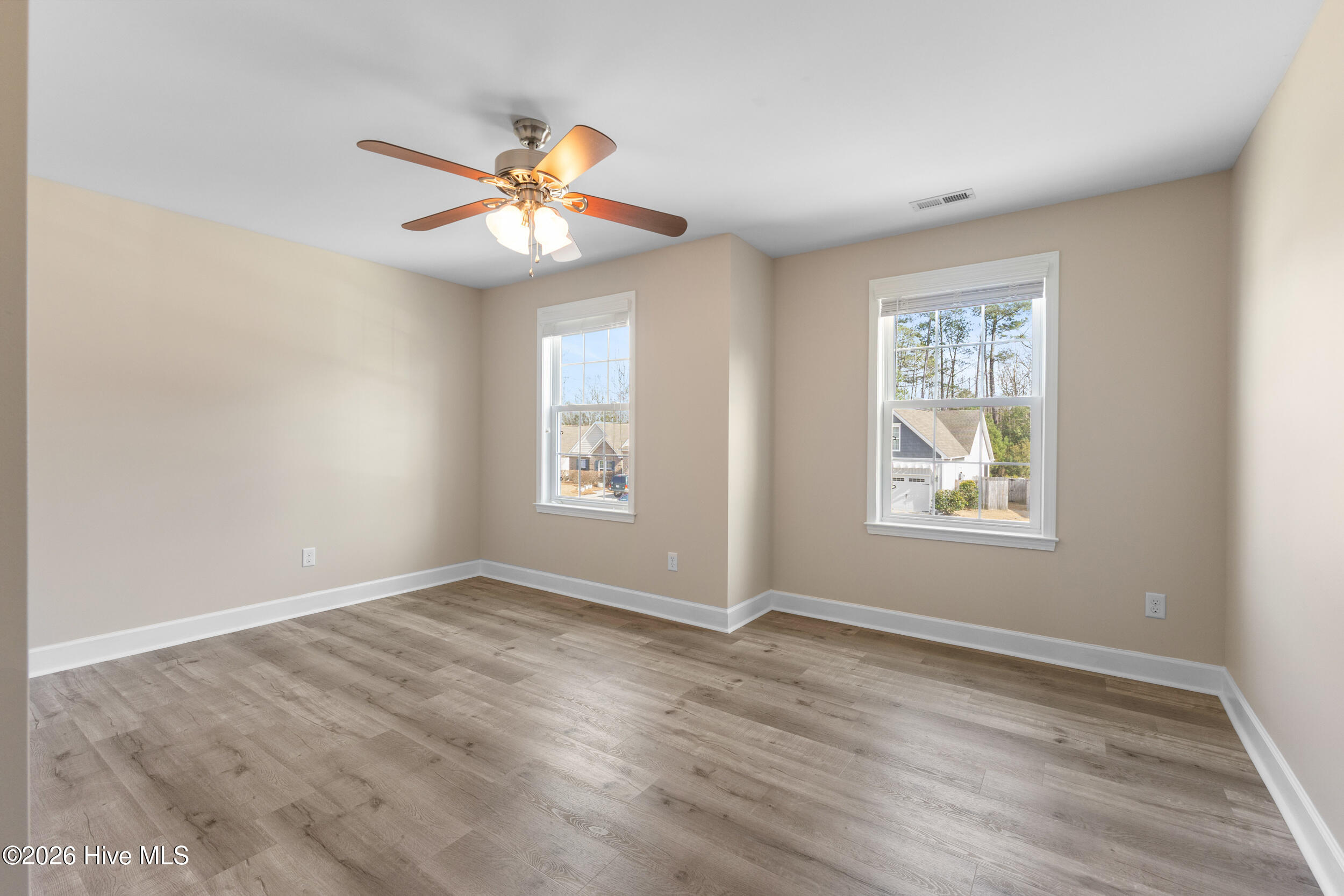 100557020 | Photo 18