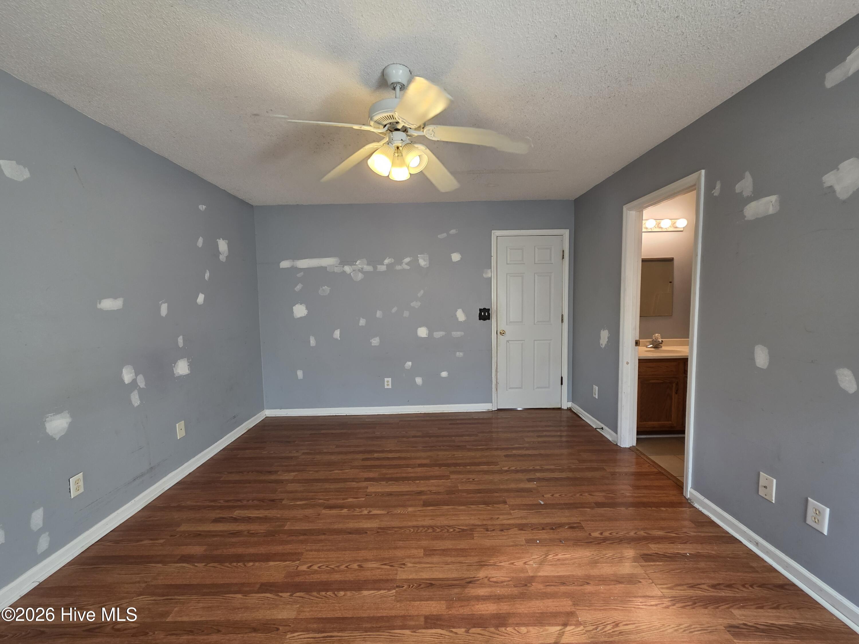 100556255 | Photo 21