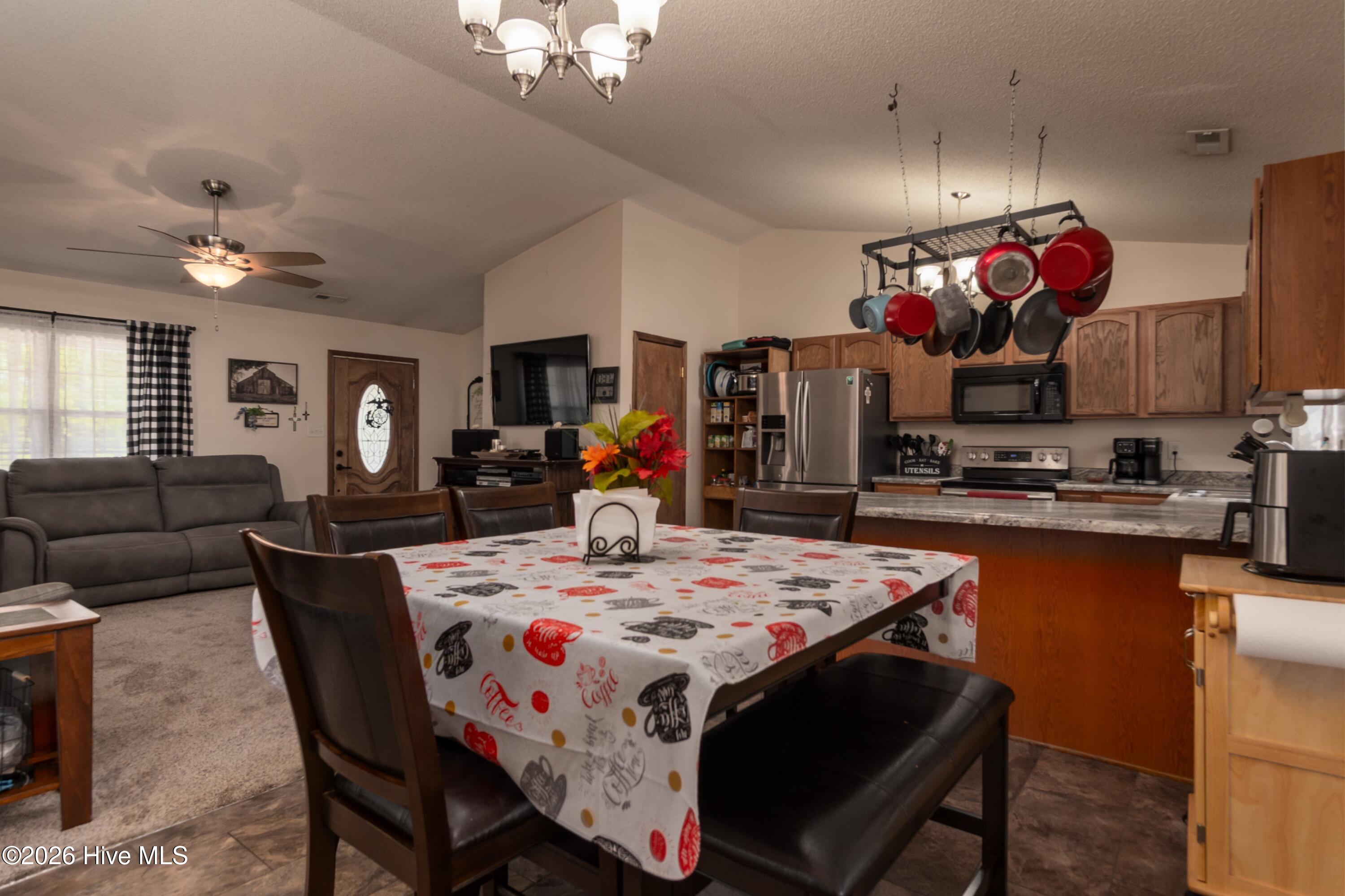 100564108 | Photo 18