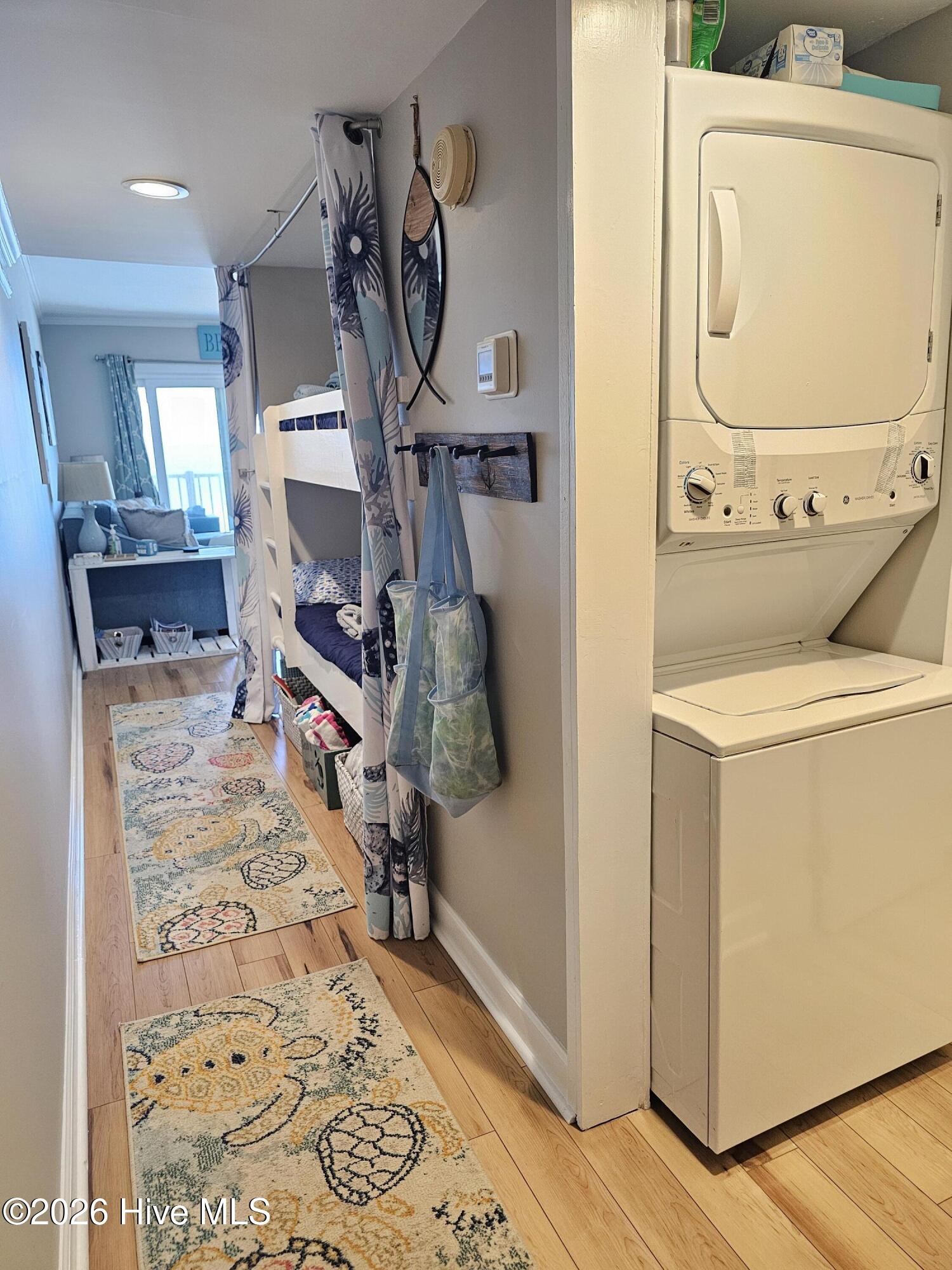 100565312 | Photo 19