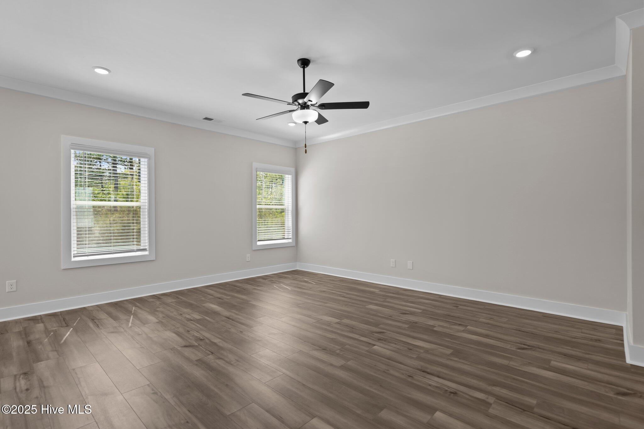 100555757 | Photo 15